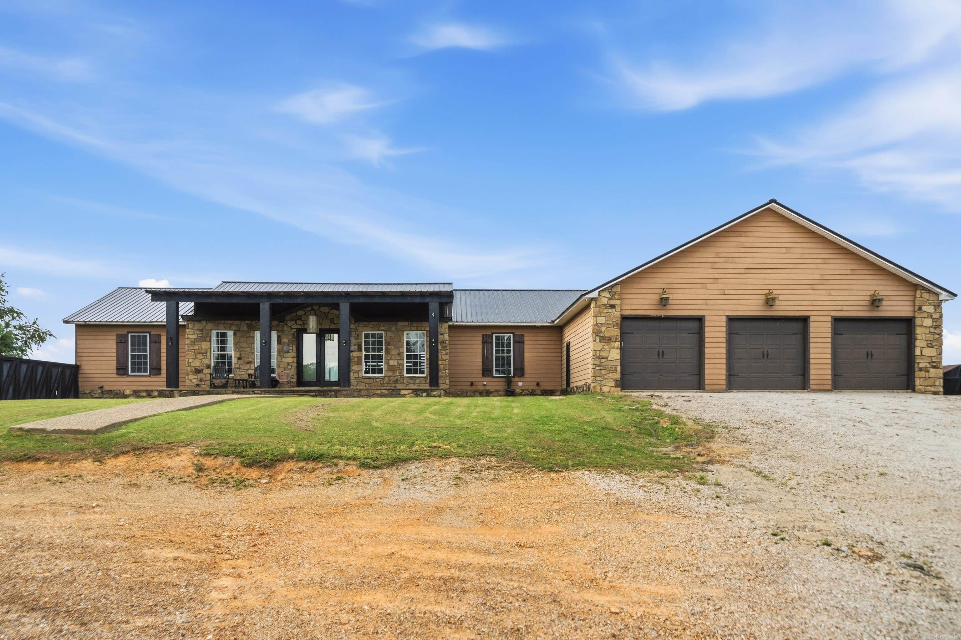 115 East Hawkview  Royal, AR