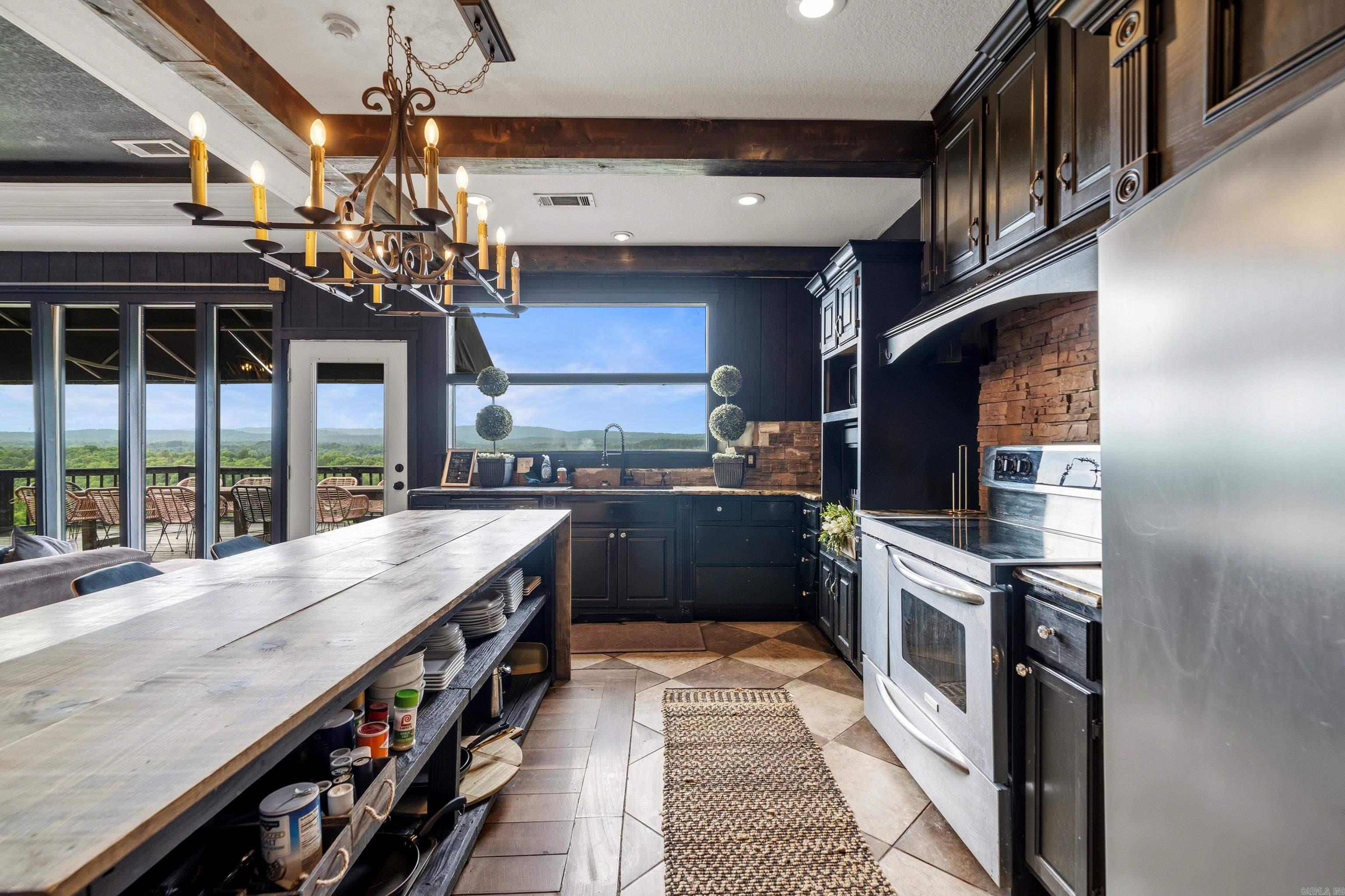 115 East Hawkview  Royal, AR