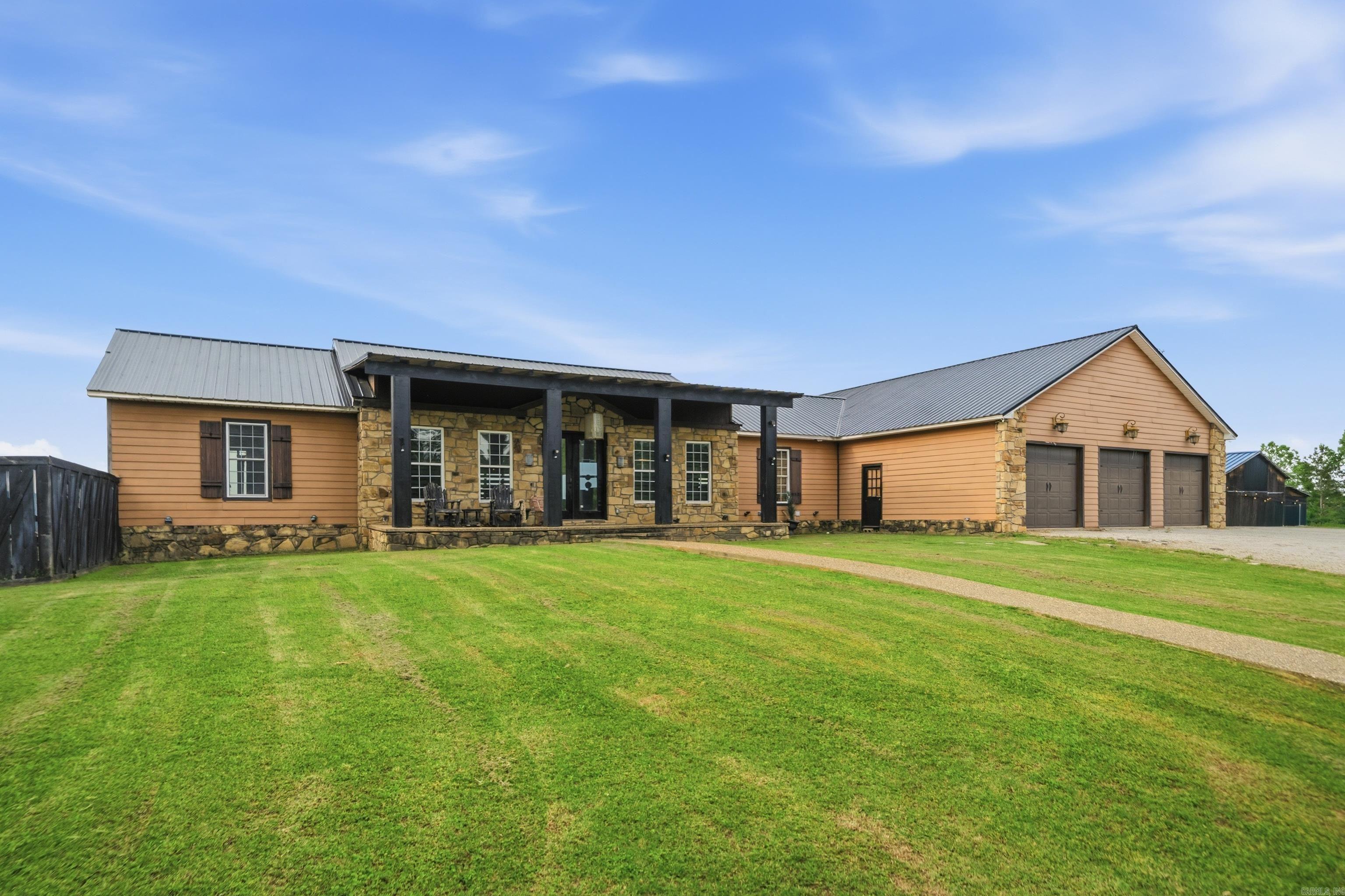 115 East Hawkview  Royal, AR