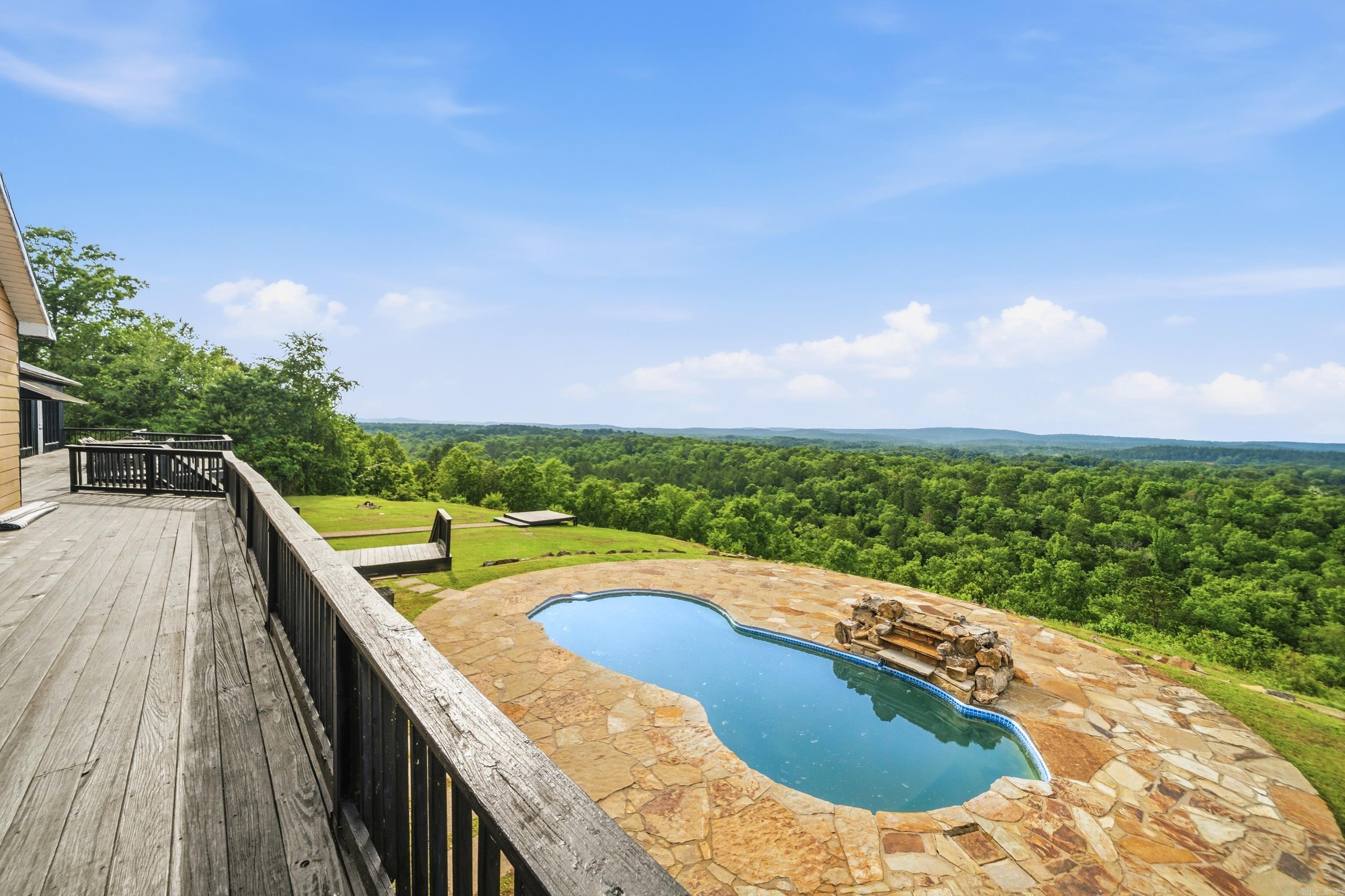115 East Hawkview  Royal, AR