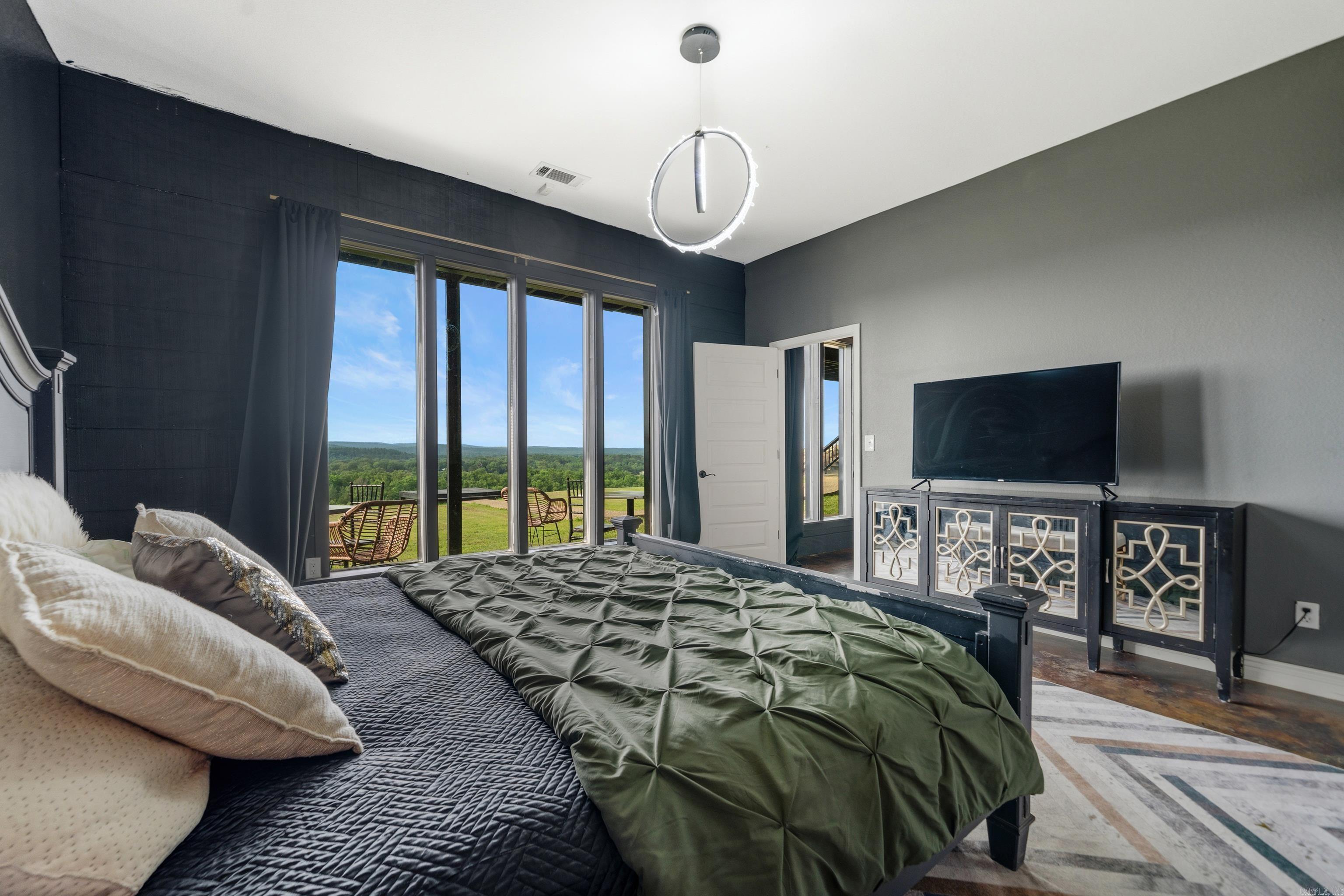 115 East Hawkview Place Royal, AR 71968