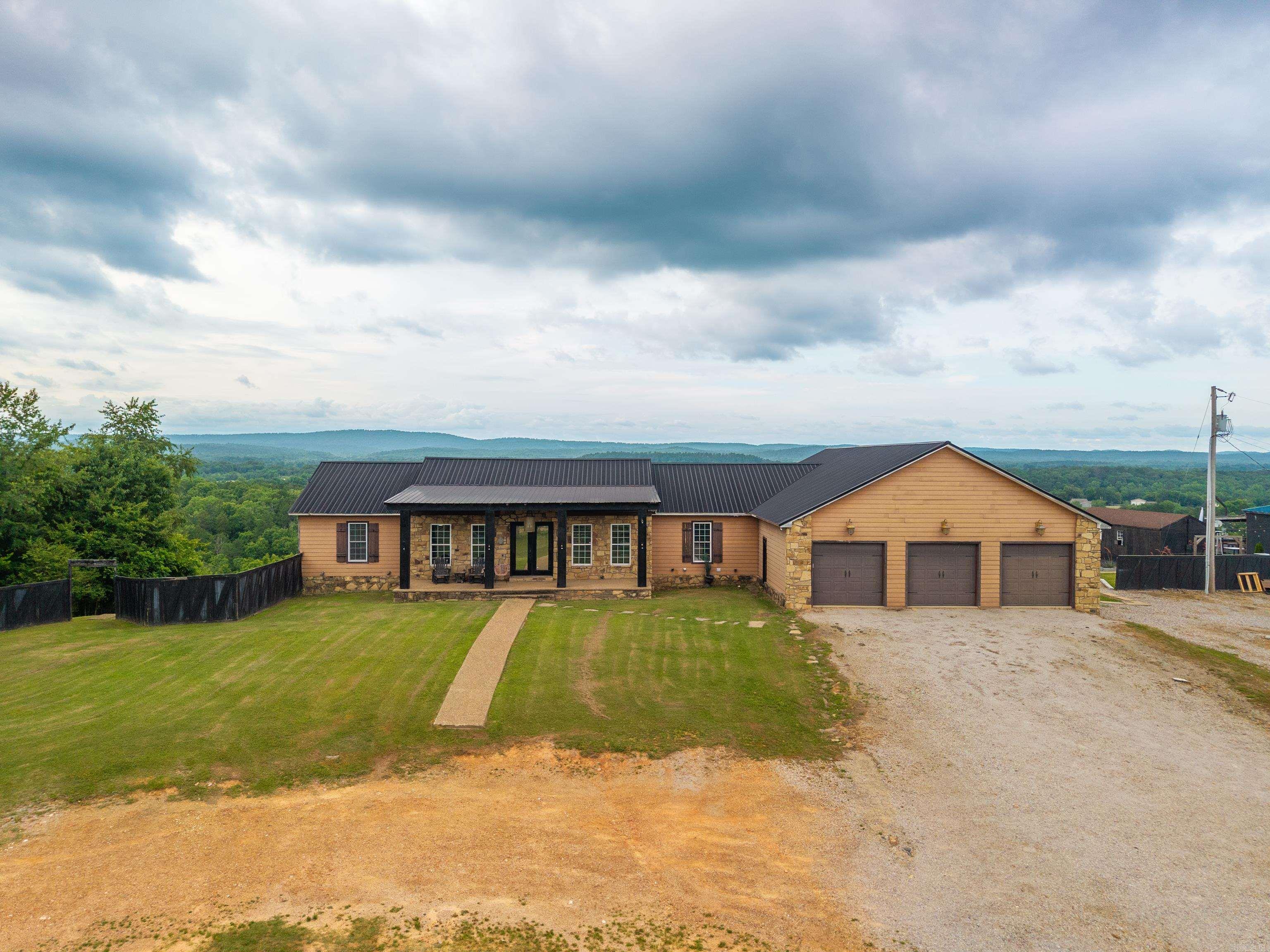 115 East Hawkview Place Royal, AR 71968