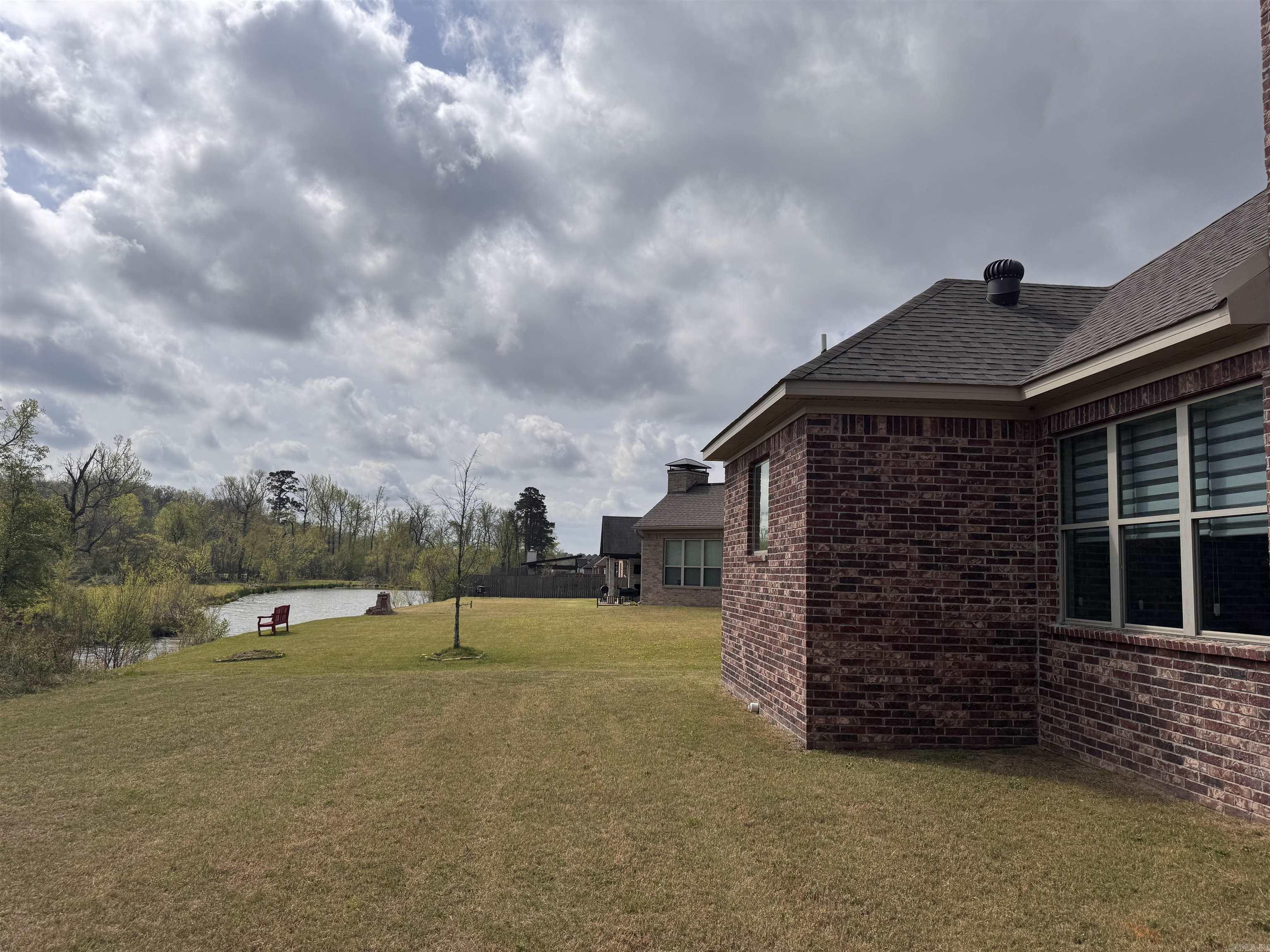 7926 S Shoreline  Benton, AR