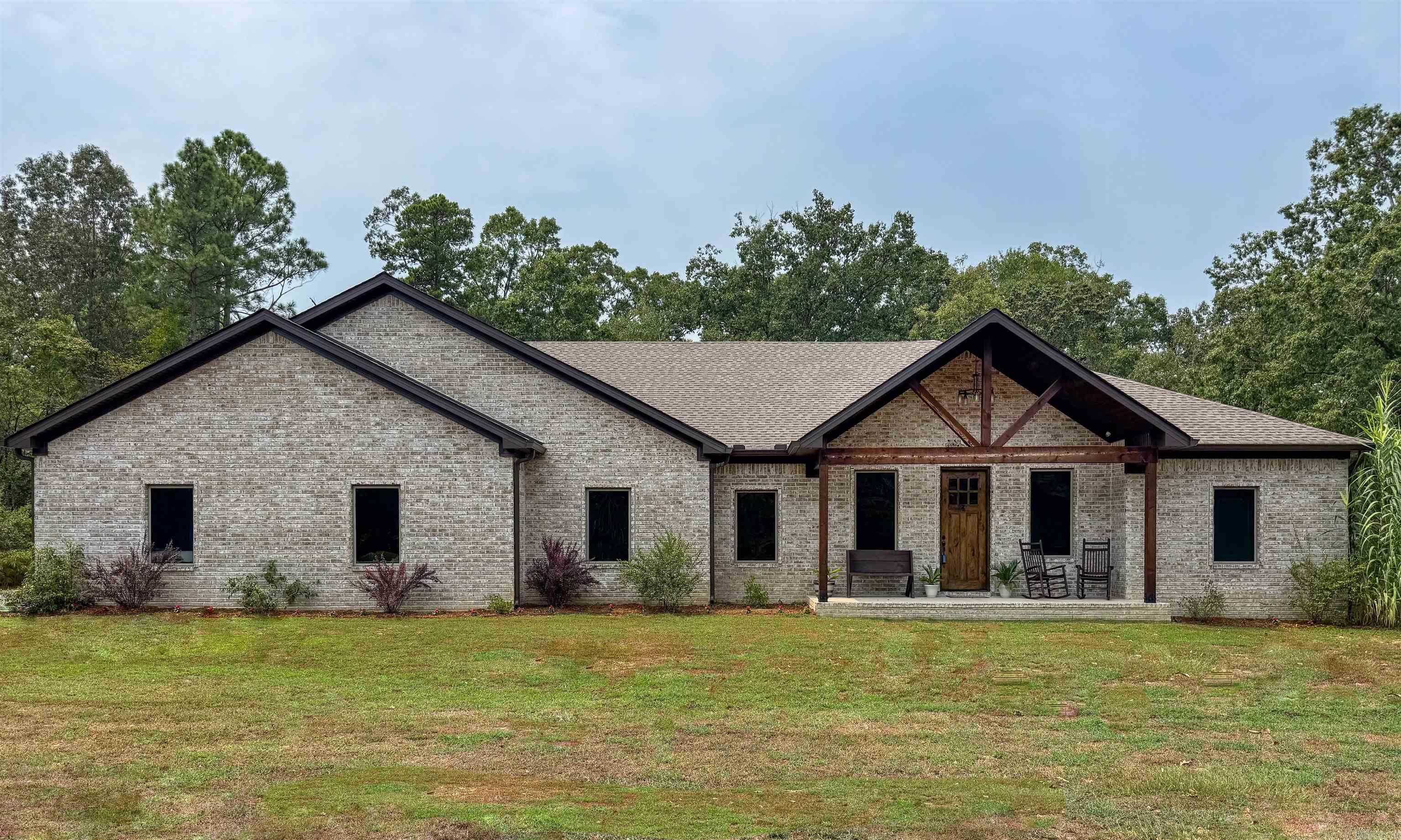 5111  Oklahoma Inn  Benton, AR