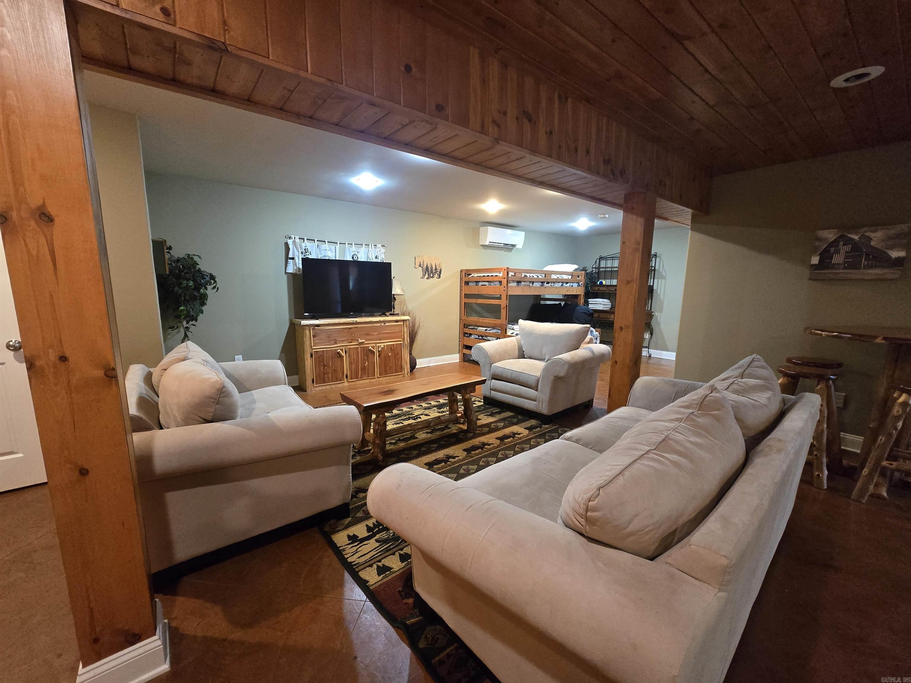 205 Cooper Kate  Norfork, AR