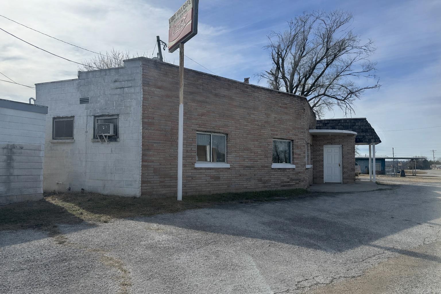 14 Main  Lead Hill, AR