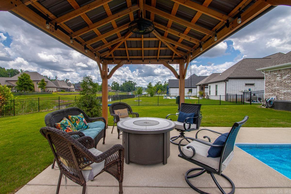 7750 S Shoreline  Benton, AR