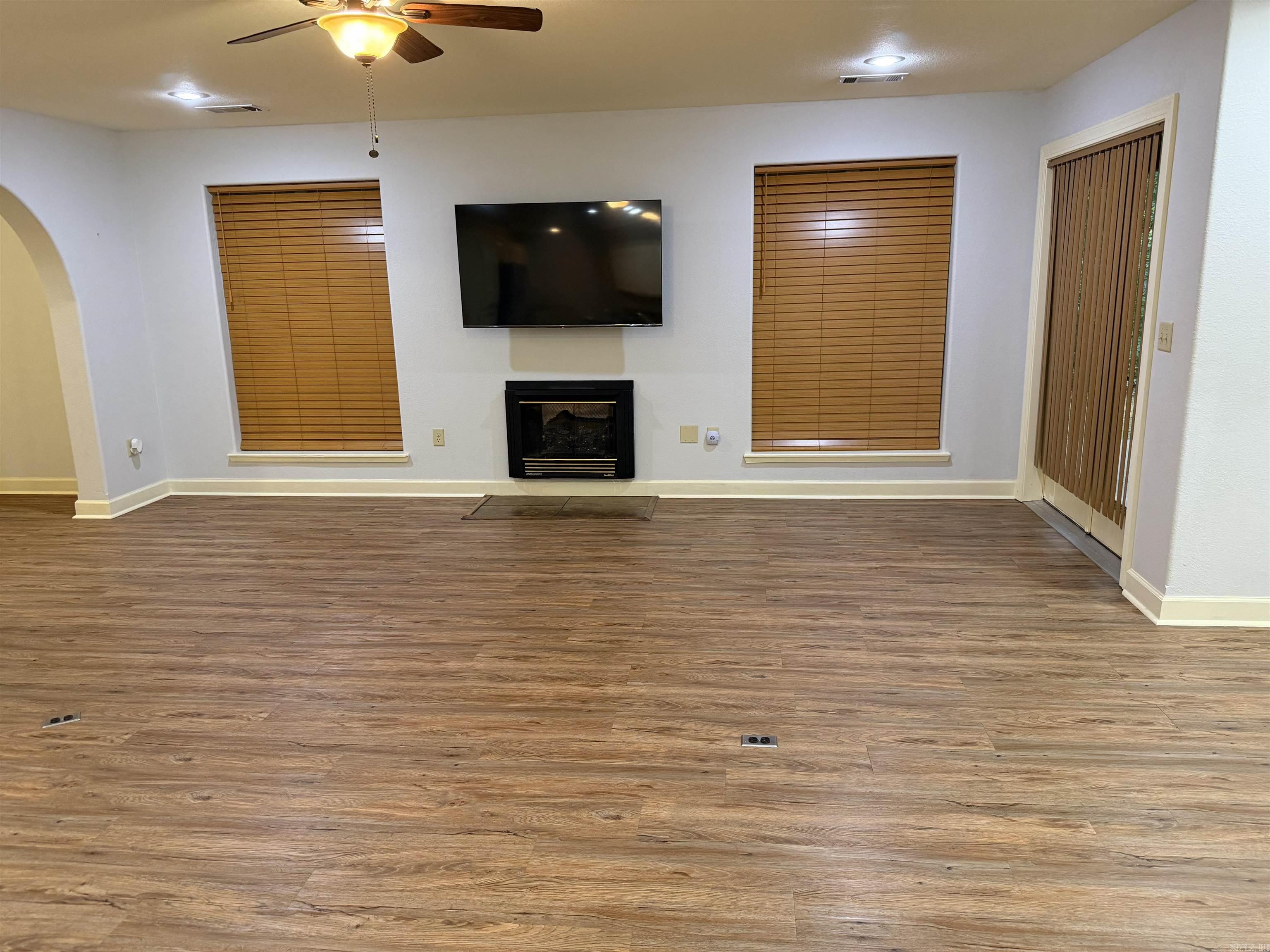 252 J Lynne  Mountain View, AR