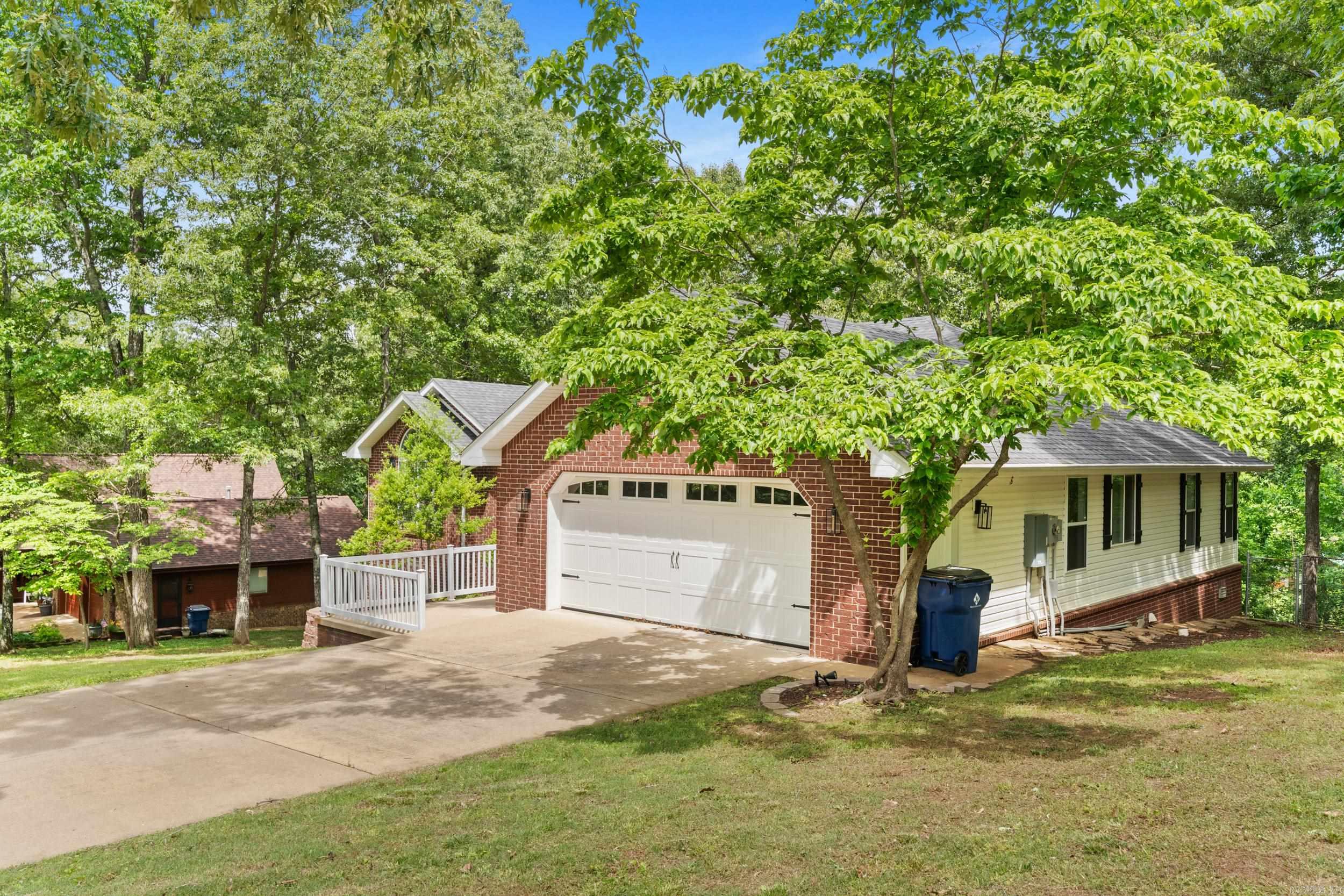 96 Woodcreek Court  Mountain Home, AR