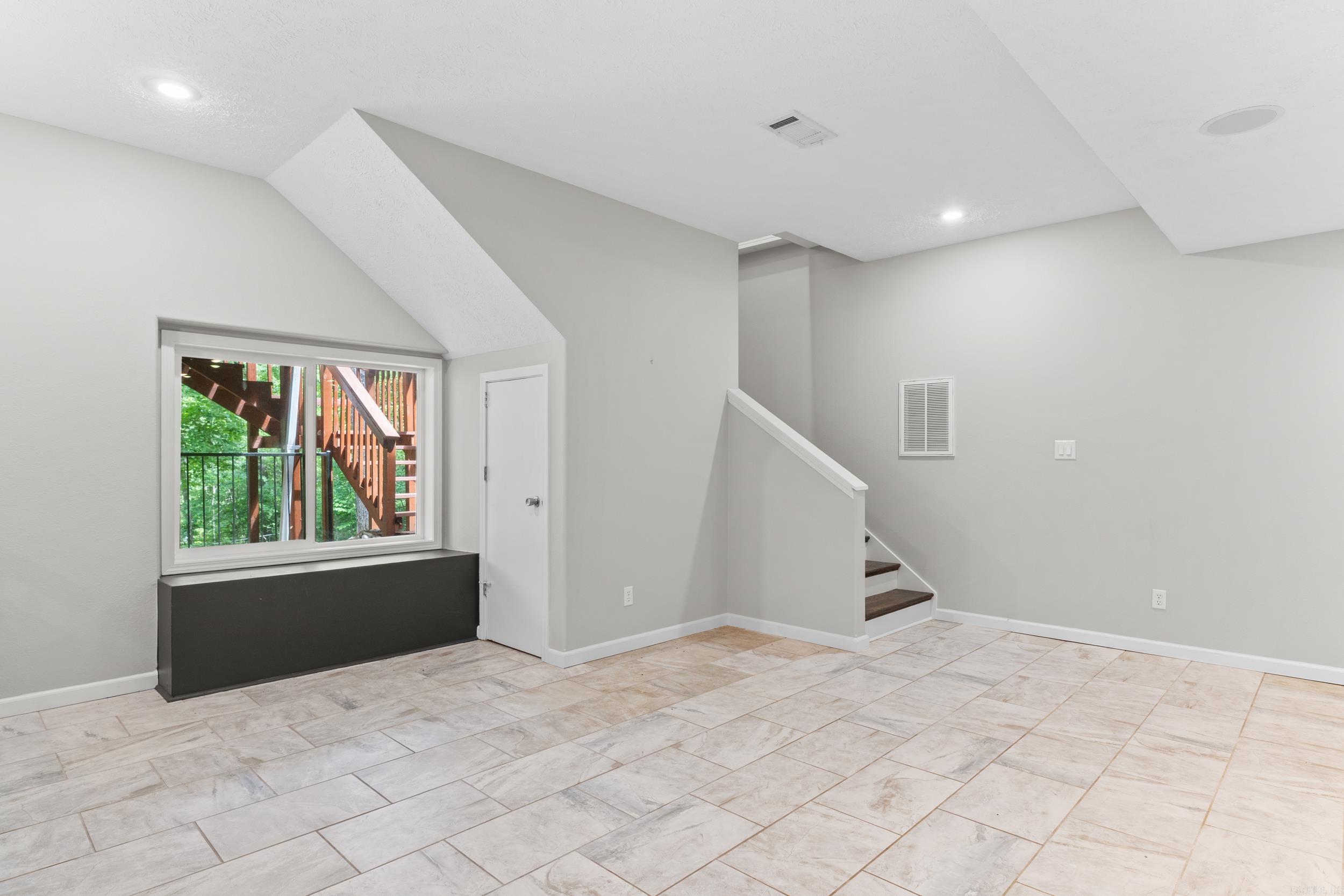 96 Woodcreek Court  Mountain Home, AR