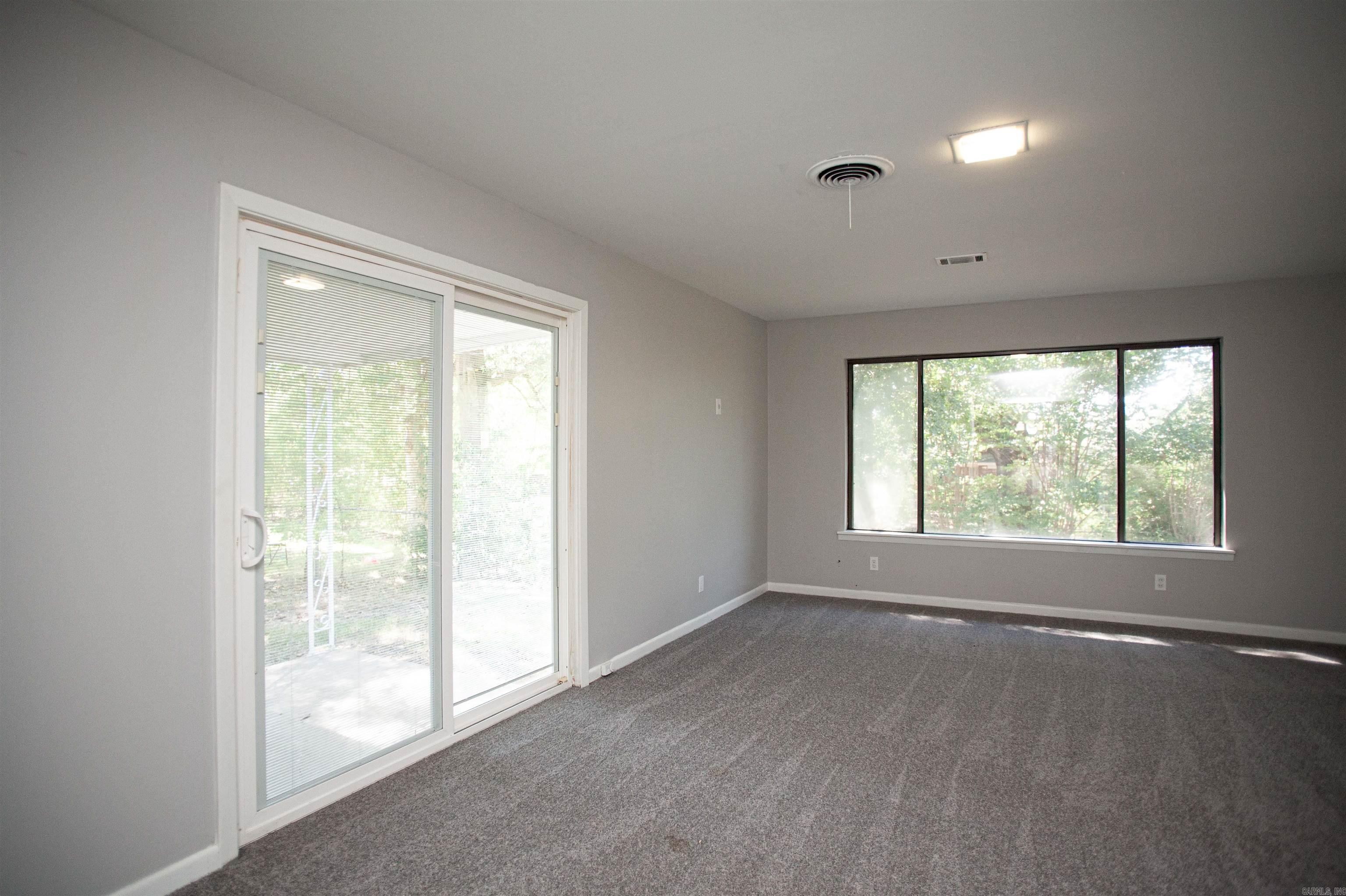 214 Gilbert Dr  Little Rock, AR
