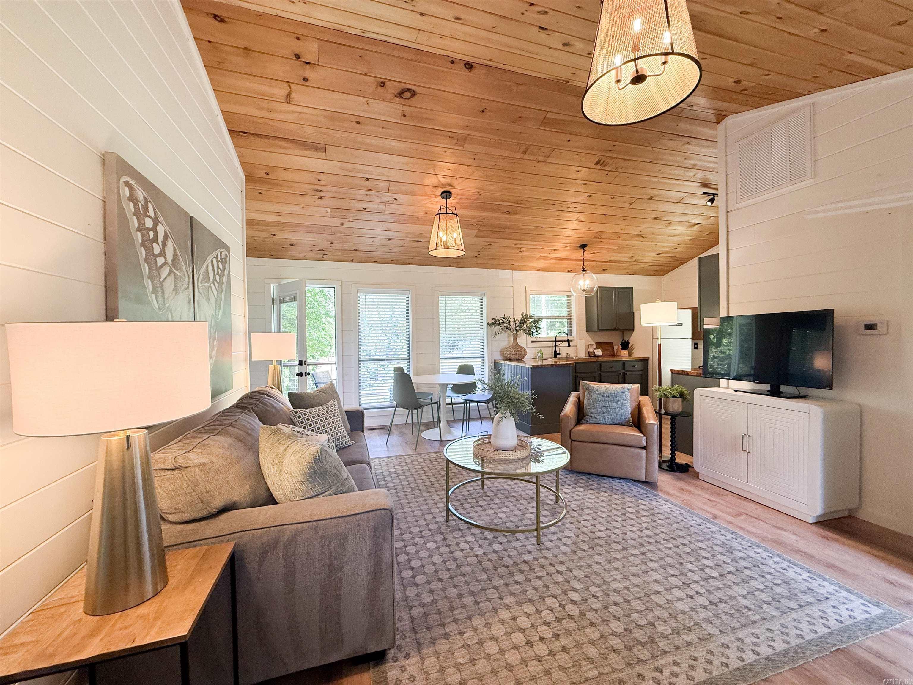 232 Double Bridge Loop  Mountain View, AR