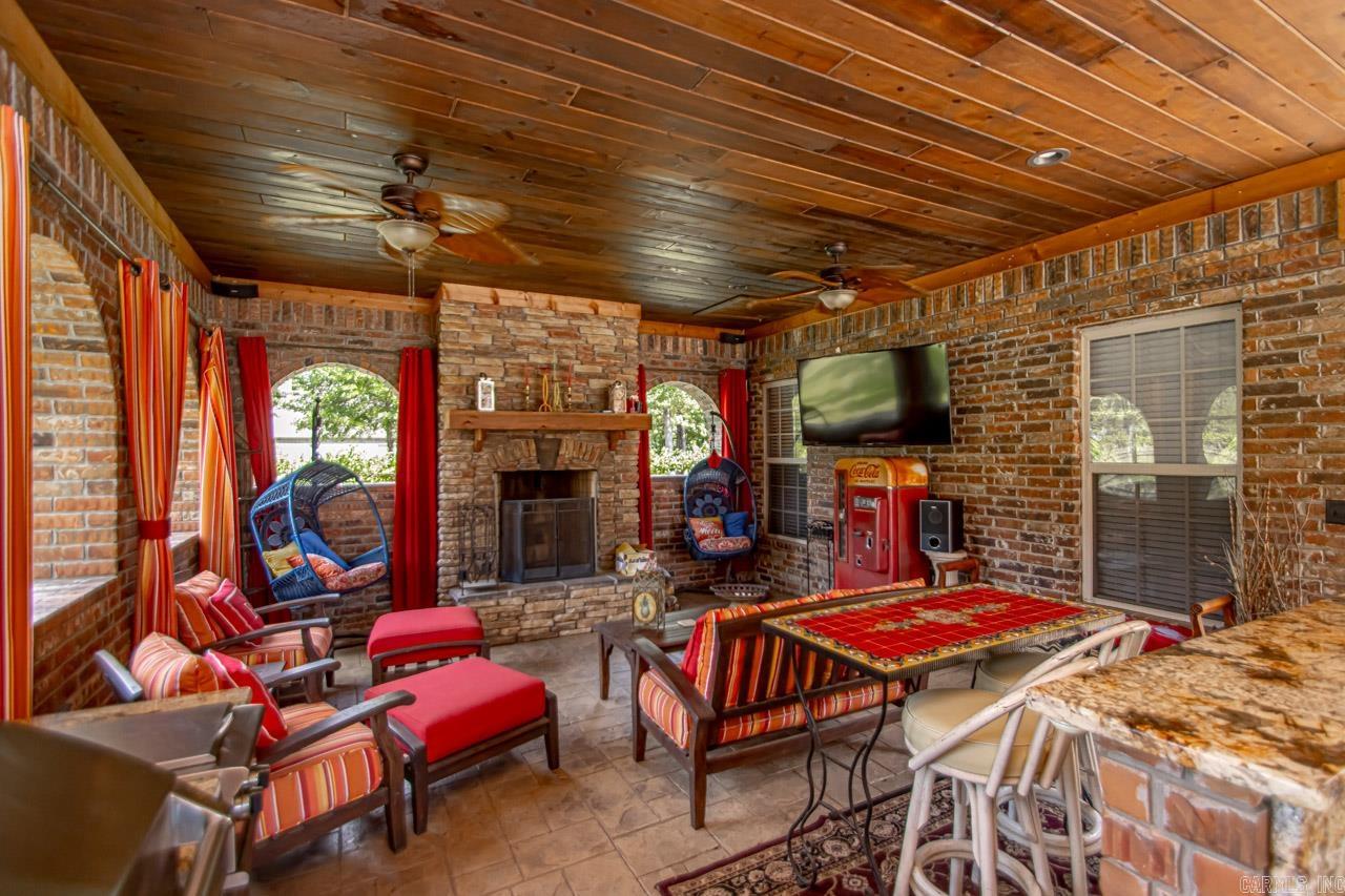 42 Oakwood  Vilonia, AR