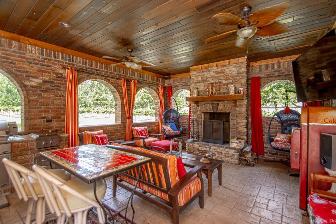 42 Oakwood  Vilonia, AR