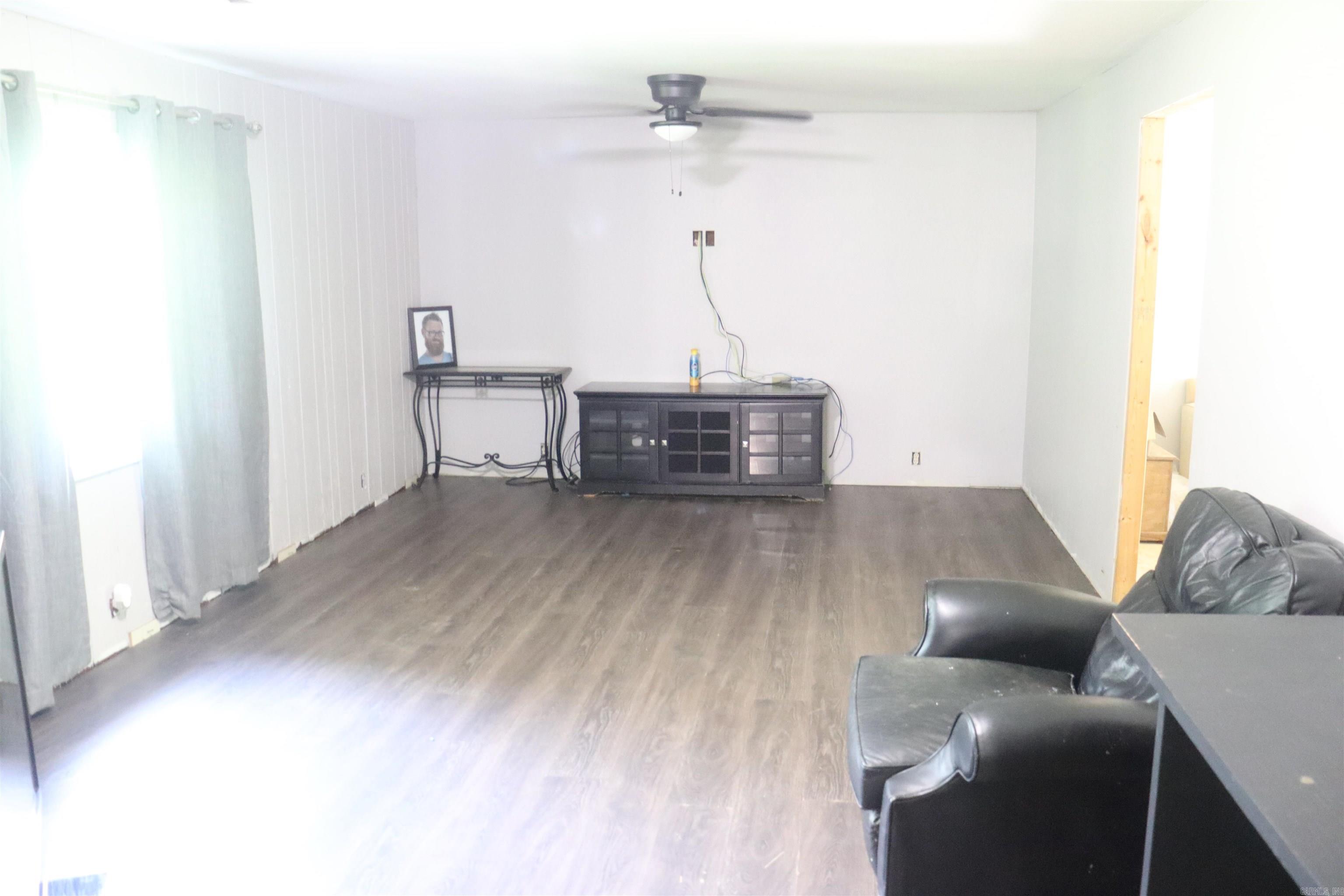 8916 MacArthur Drive North Little Rock, AR 72118-2040