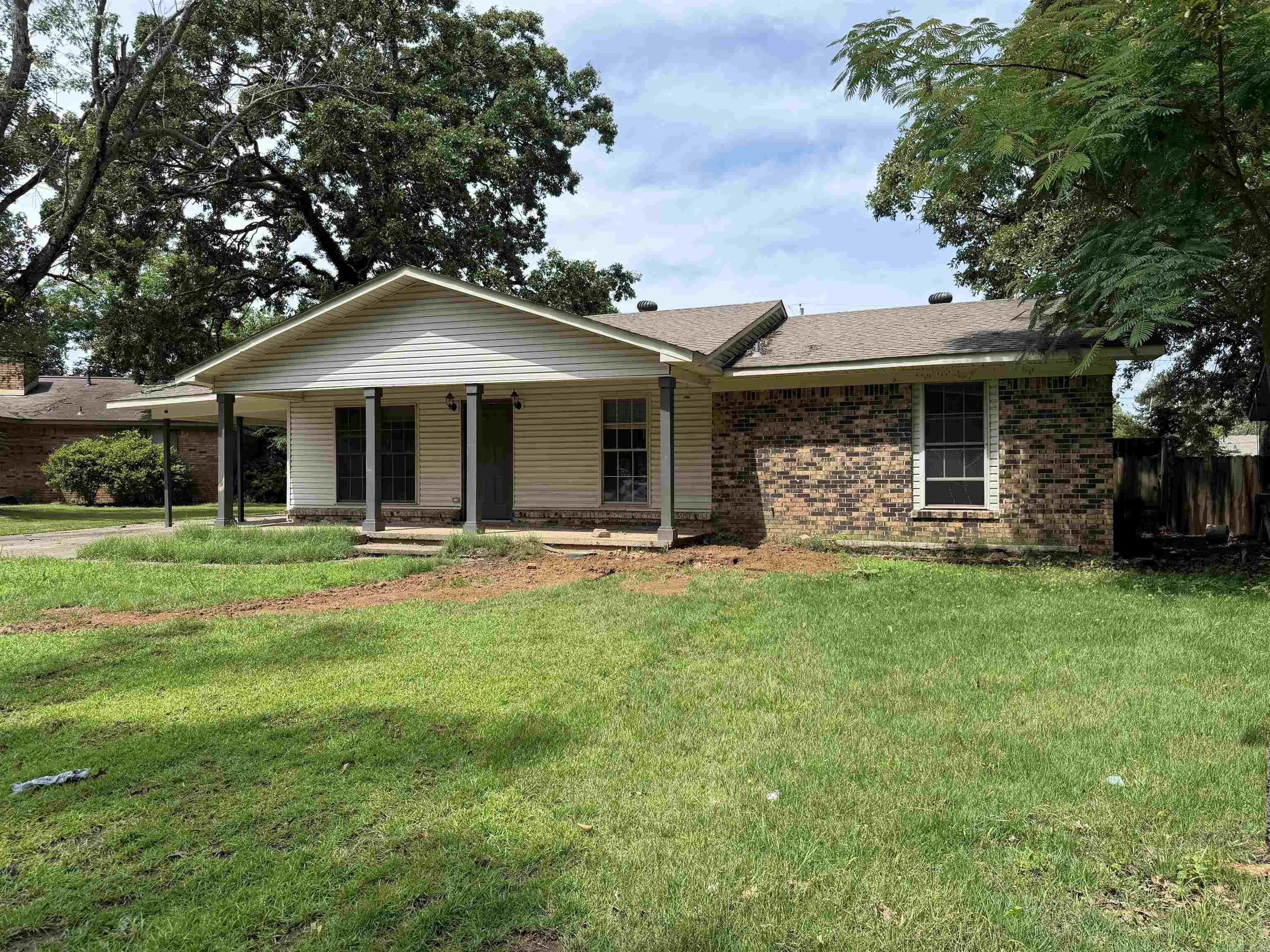 1000 towering oaks  Jacksonville, AR