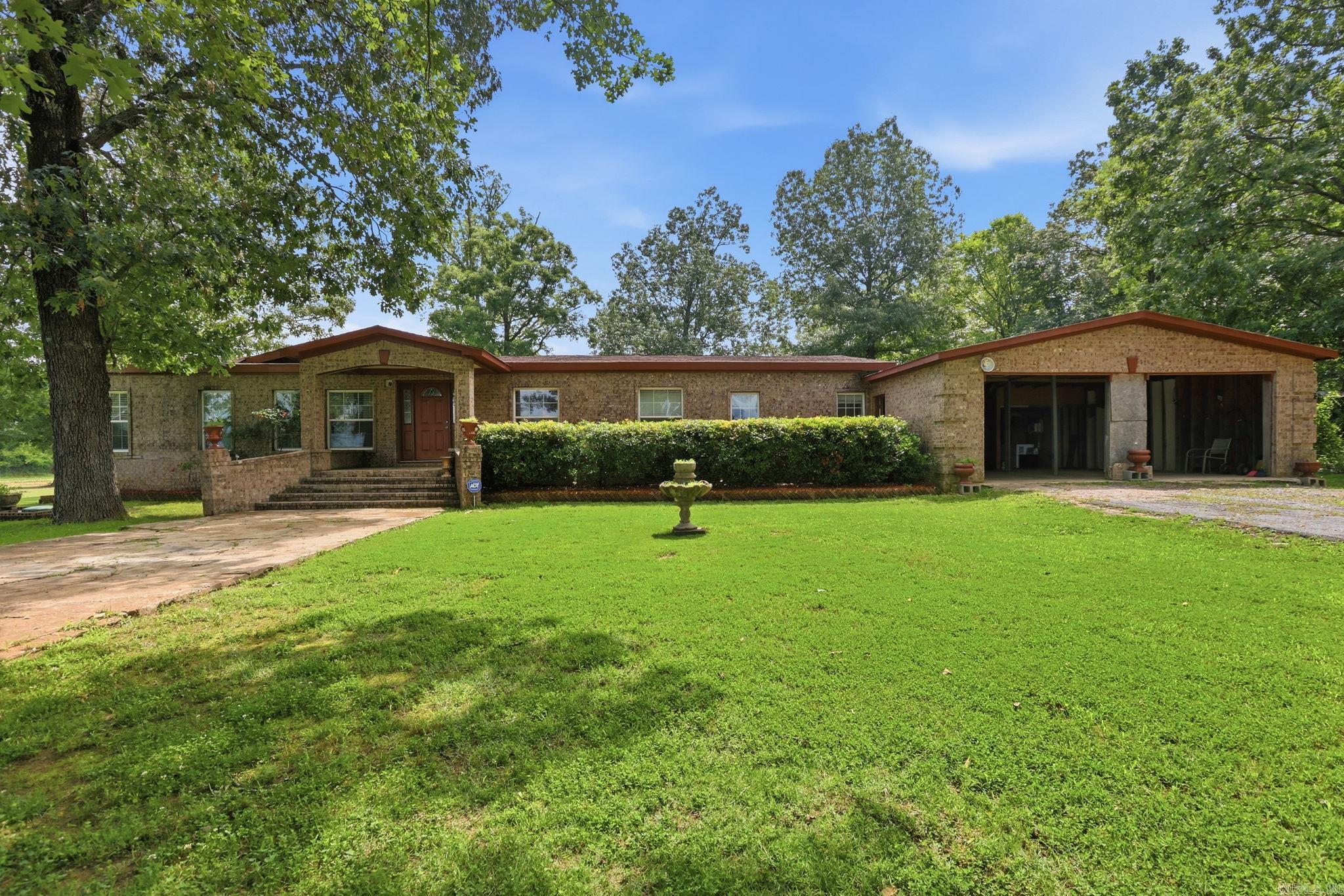 955 N Highway 15  Lonoke, AR