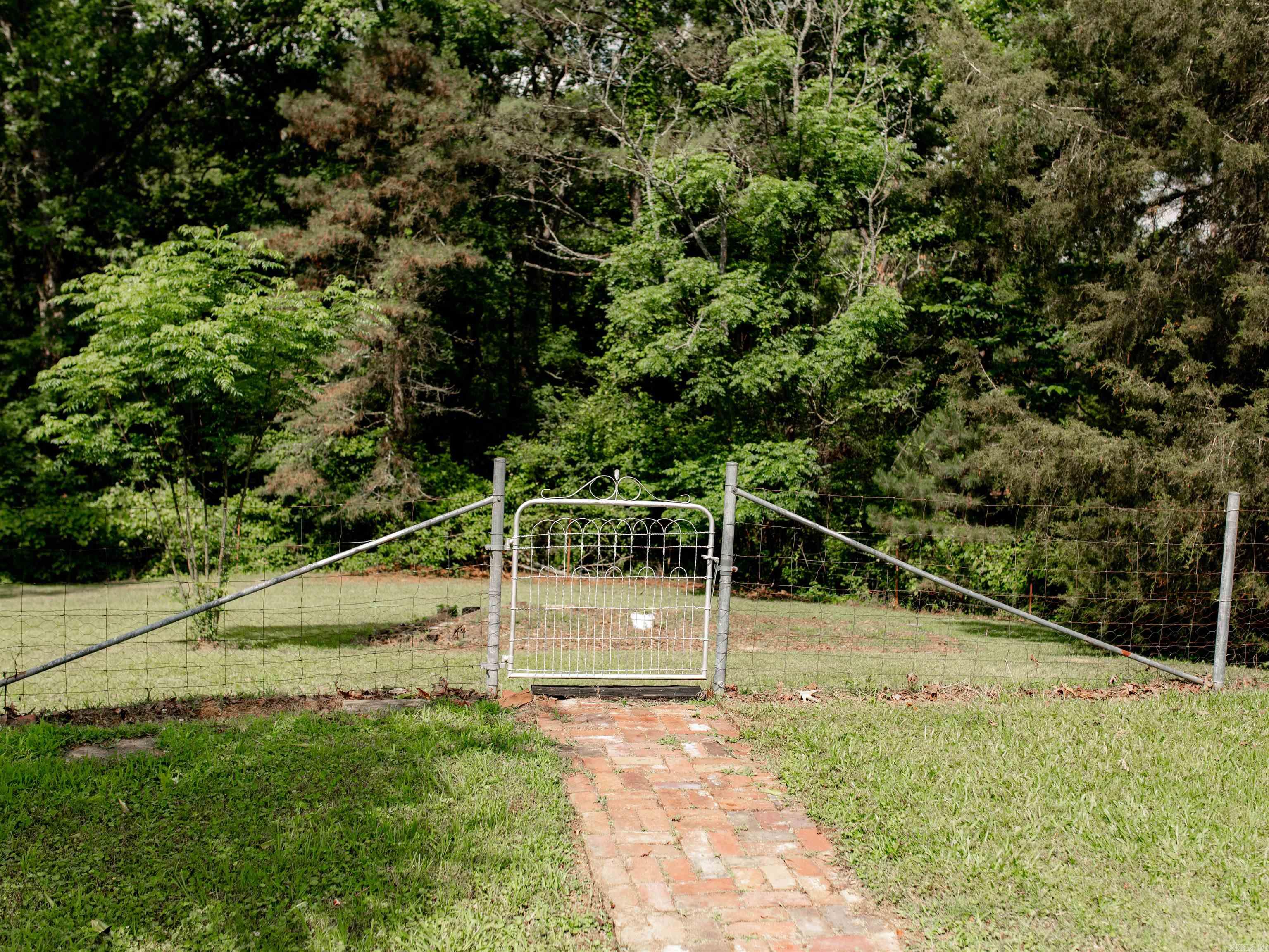 2263 Shouse Ford Road Amity, AR 71929