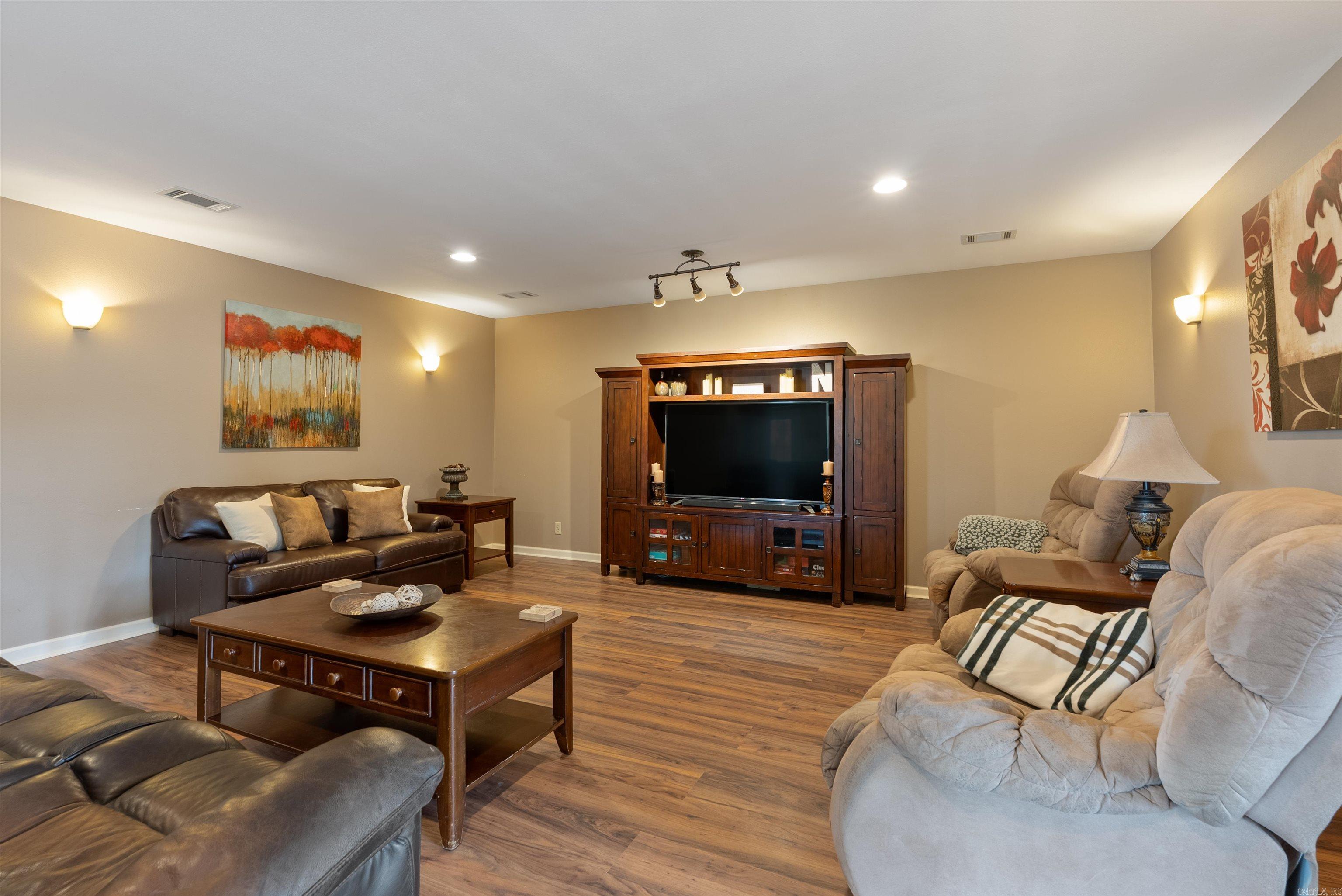 11 Hillard  Greenbrier, AR