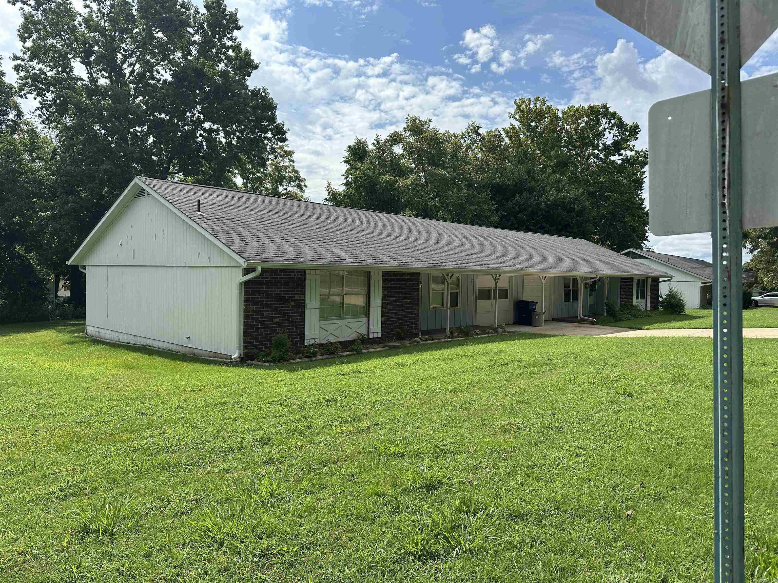 1121 Meadowbrook Drive  Mountain Home, AR