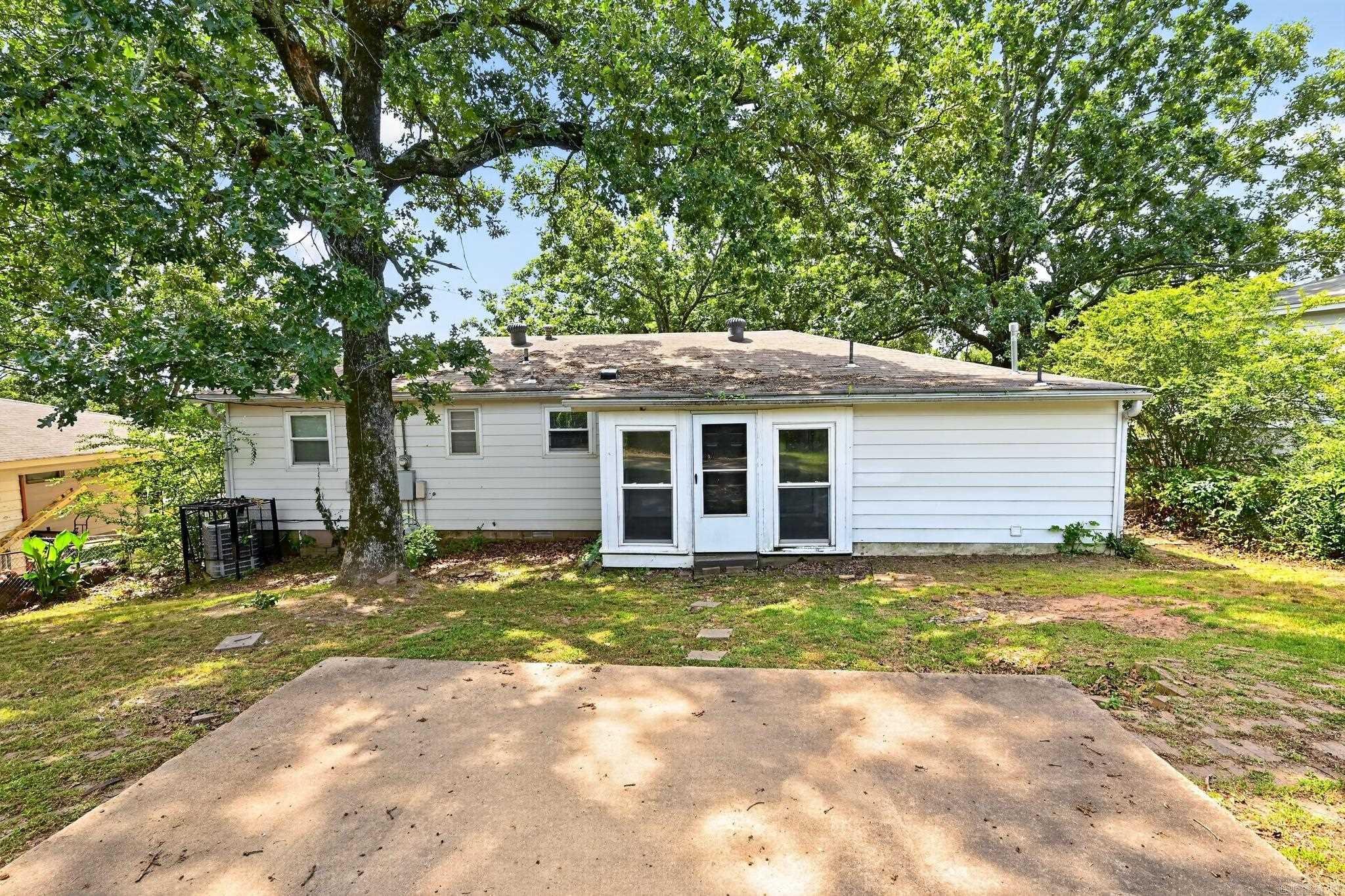32 Oakview  North Little Rock, AR