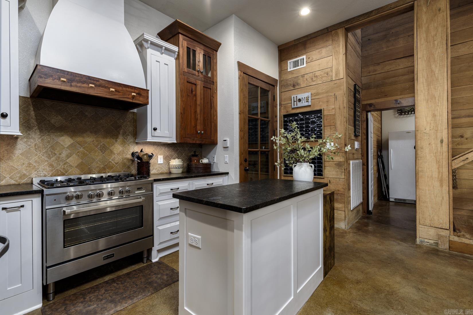 1202 Hilldale Cove Alexander, AR 72002
