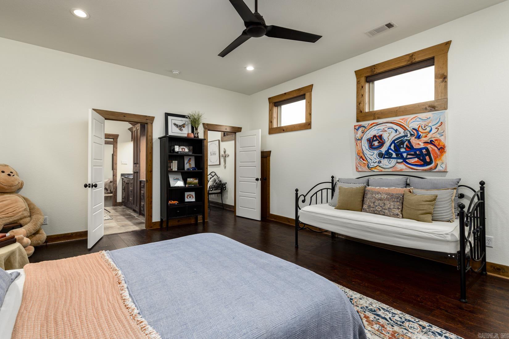 1202 Hilldale Cove Alexander, AR 72002