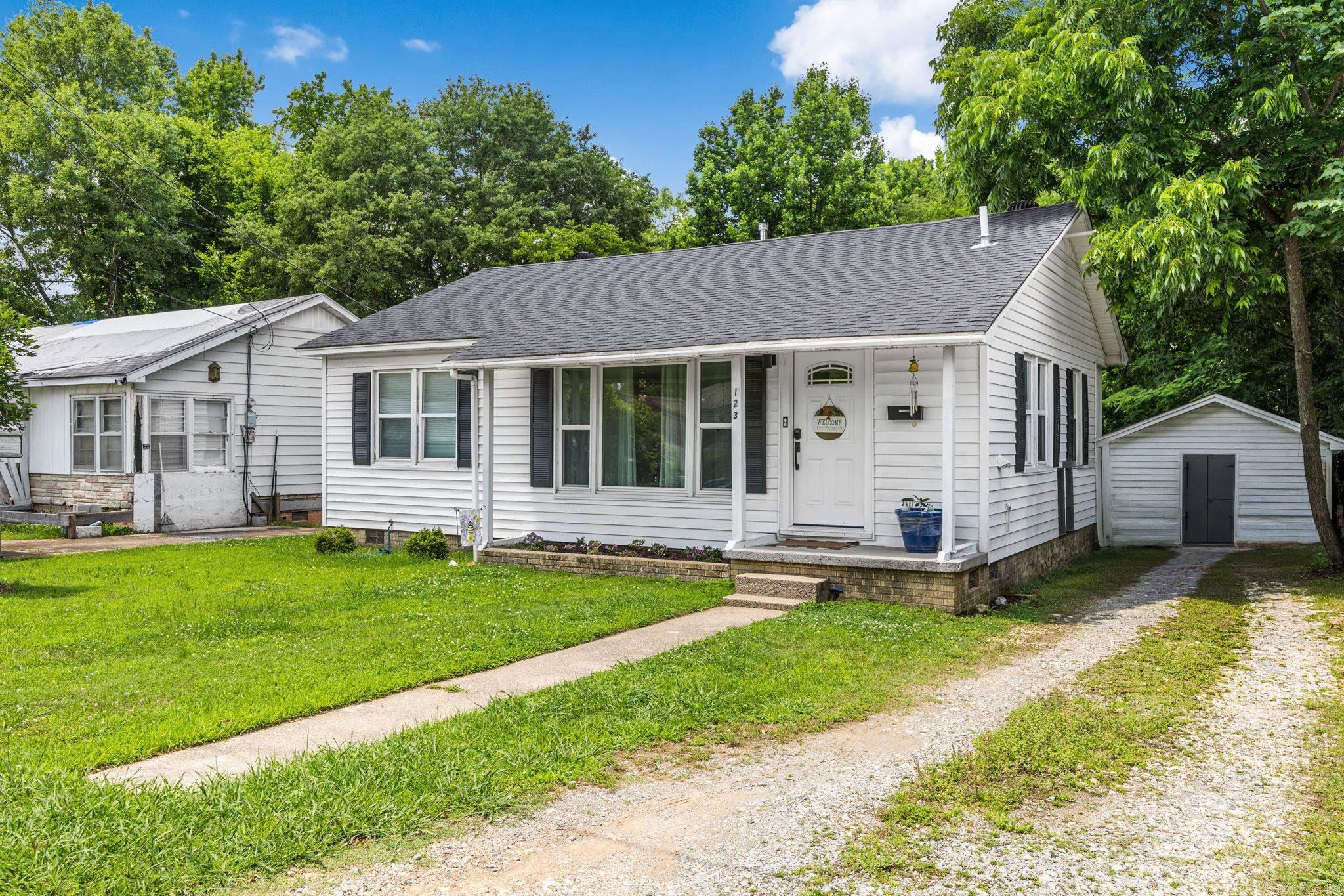 123 Jefferson  Benton, AR