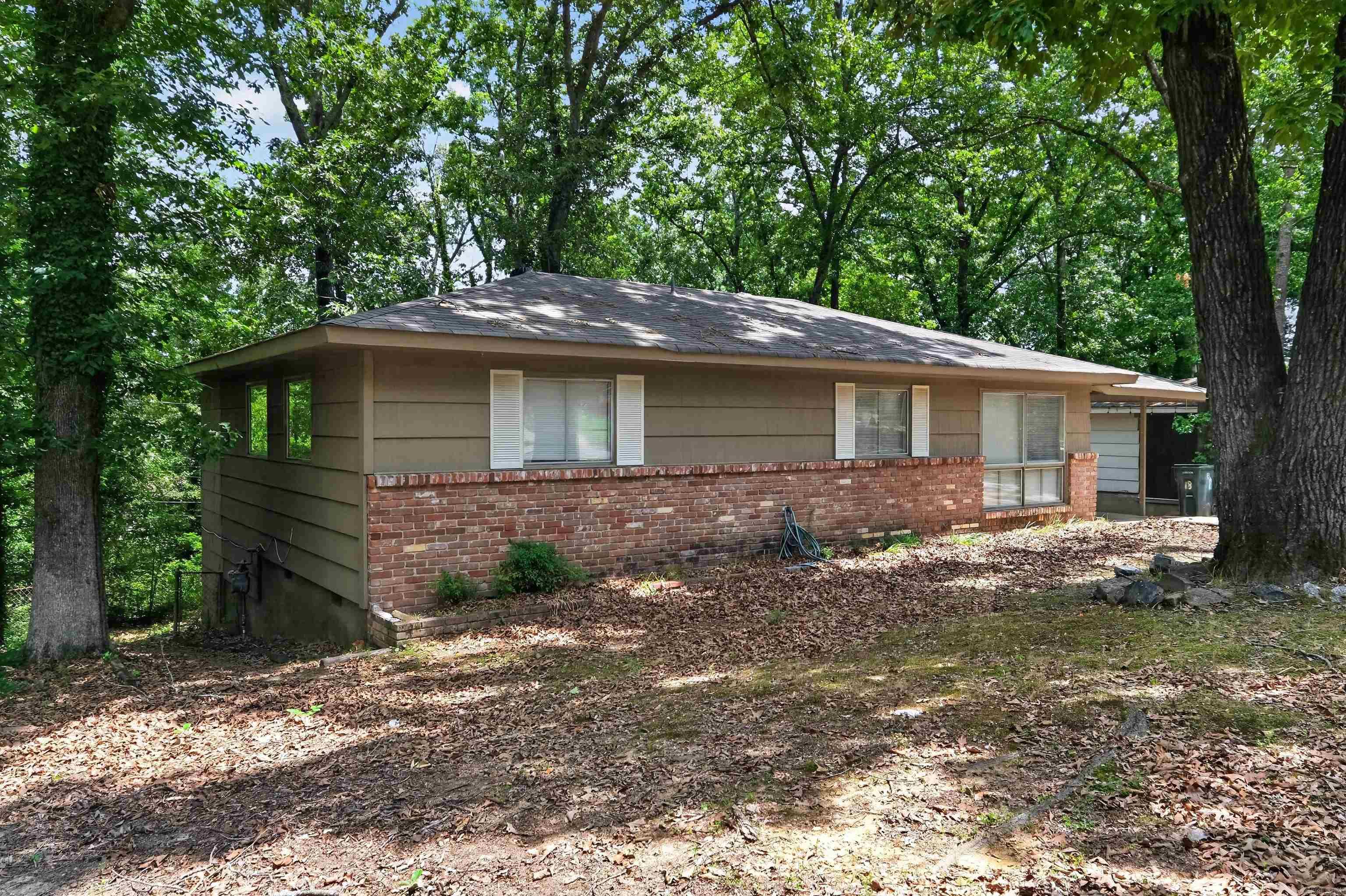 18 Westmont Cir  Little Rock, AR