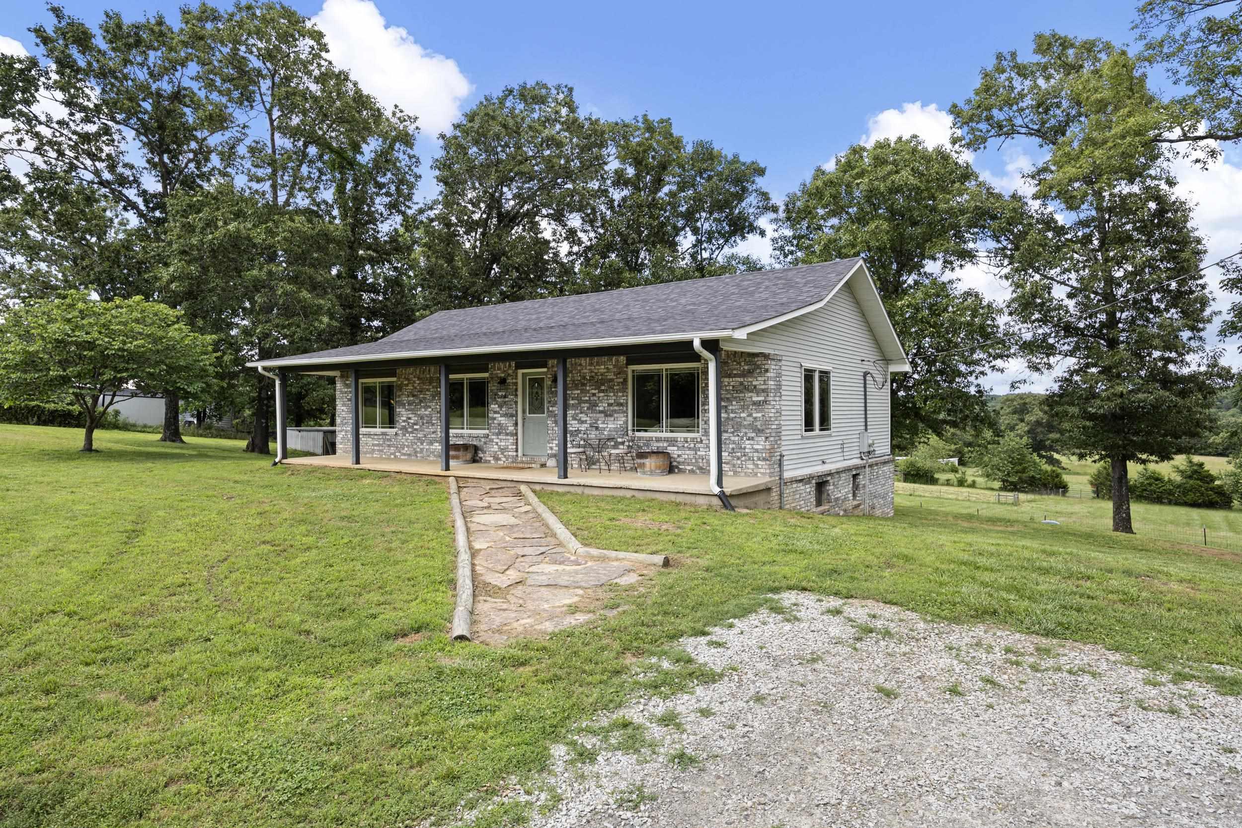 2072 Rockhouse Road  Bee Branch, AR