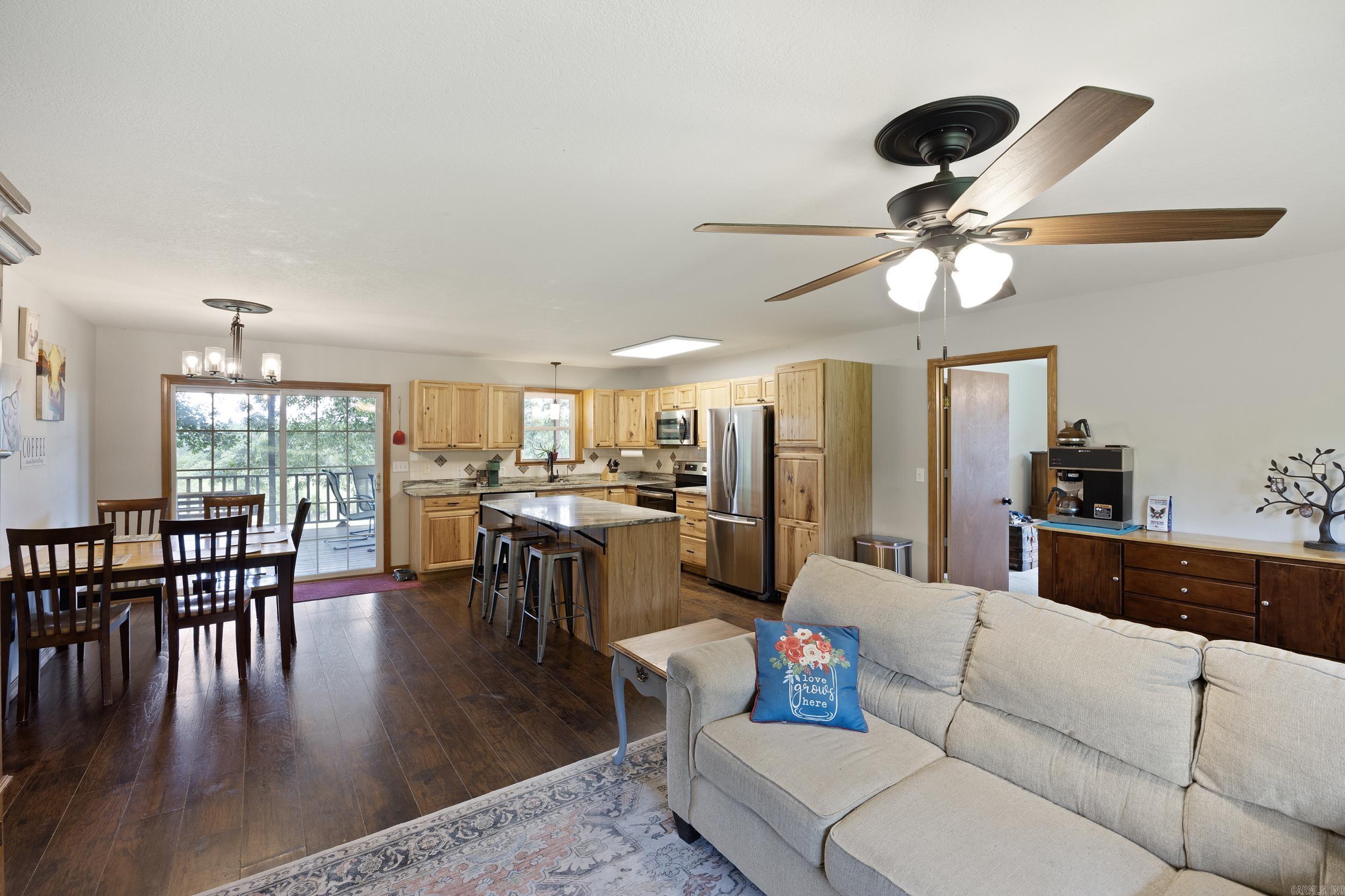 2072 Rockhouse Road  Bee Branch, AR