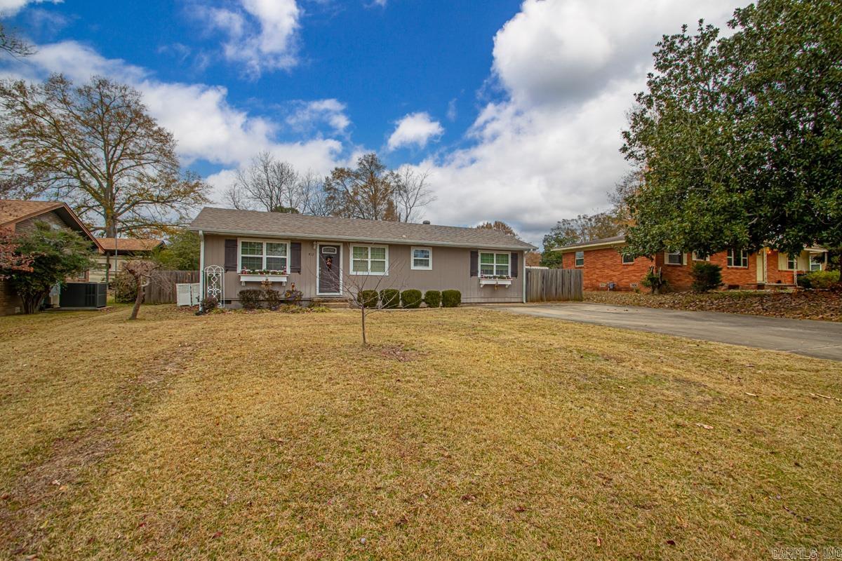 912 W Vine  Sheridan, AR