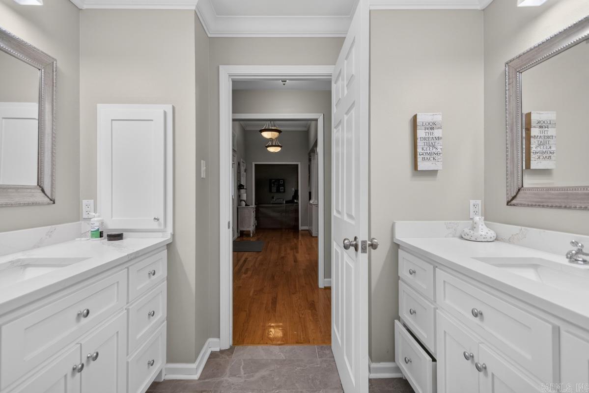 1145 Cambridge Circle Benton, AR 72019