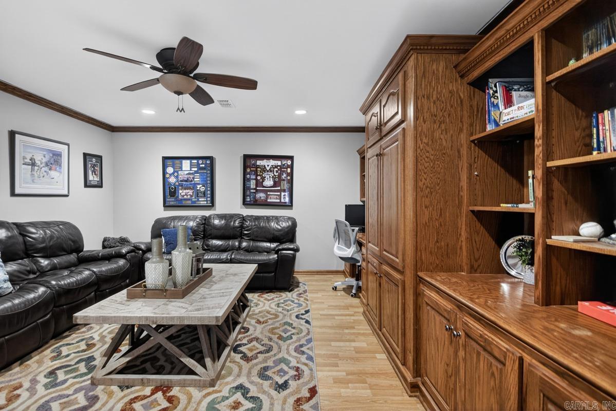 1145 Cambridge Circle Benton, AR 72019