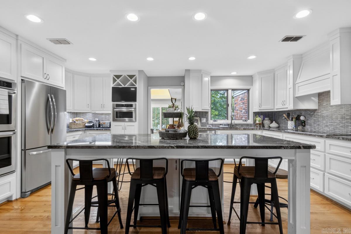 1145 Cambridge Circle Benton, AR 72019