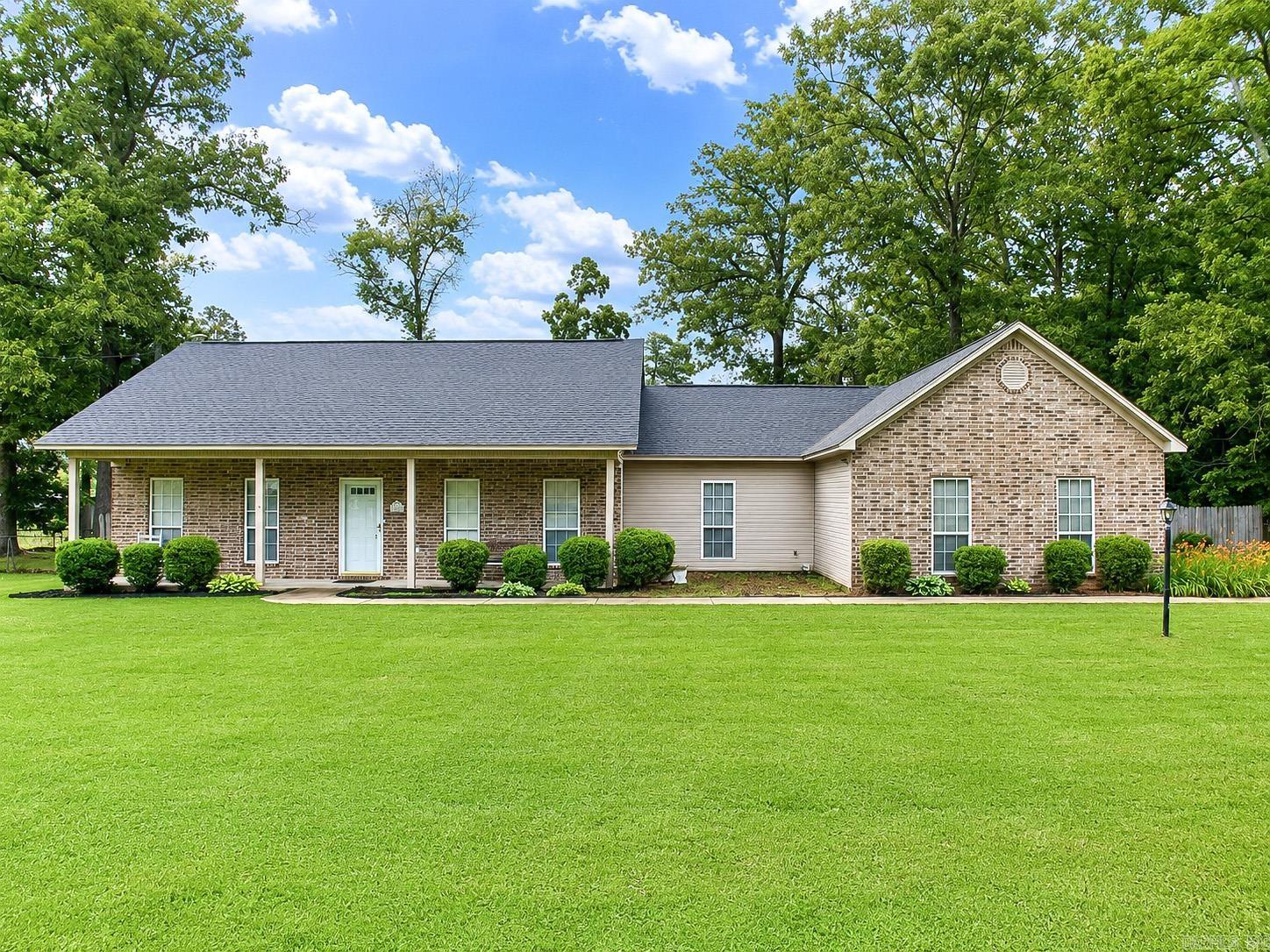 211 Betty  White Hall, AR