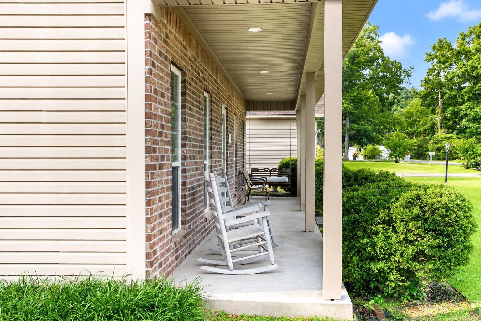 211 Betty  White Hall, AR