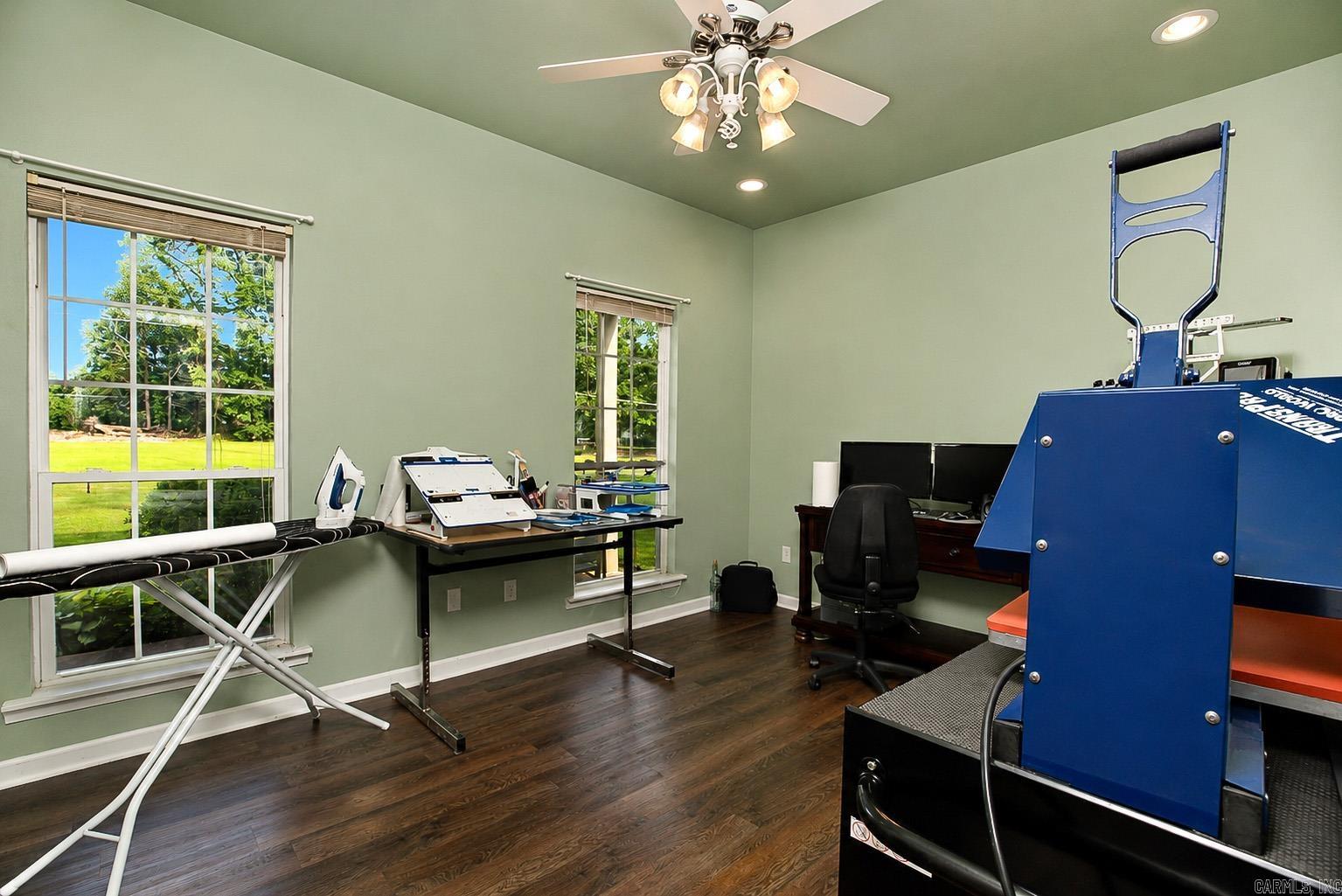 211 Betty  White Hall, AR