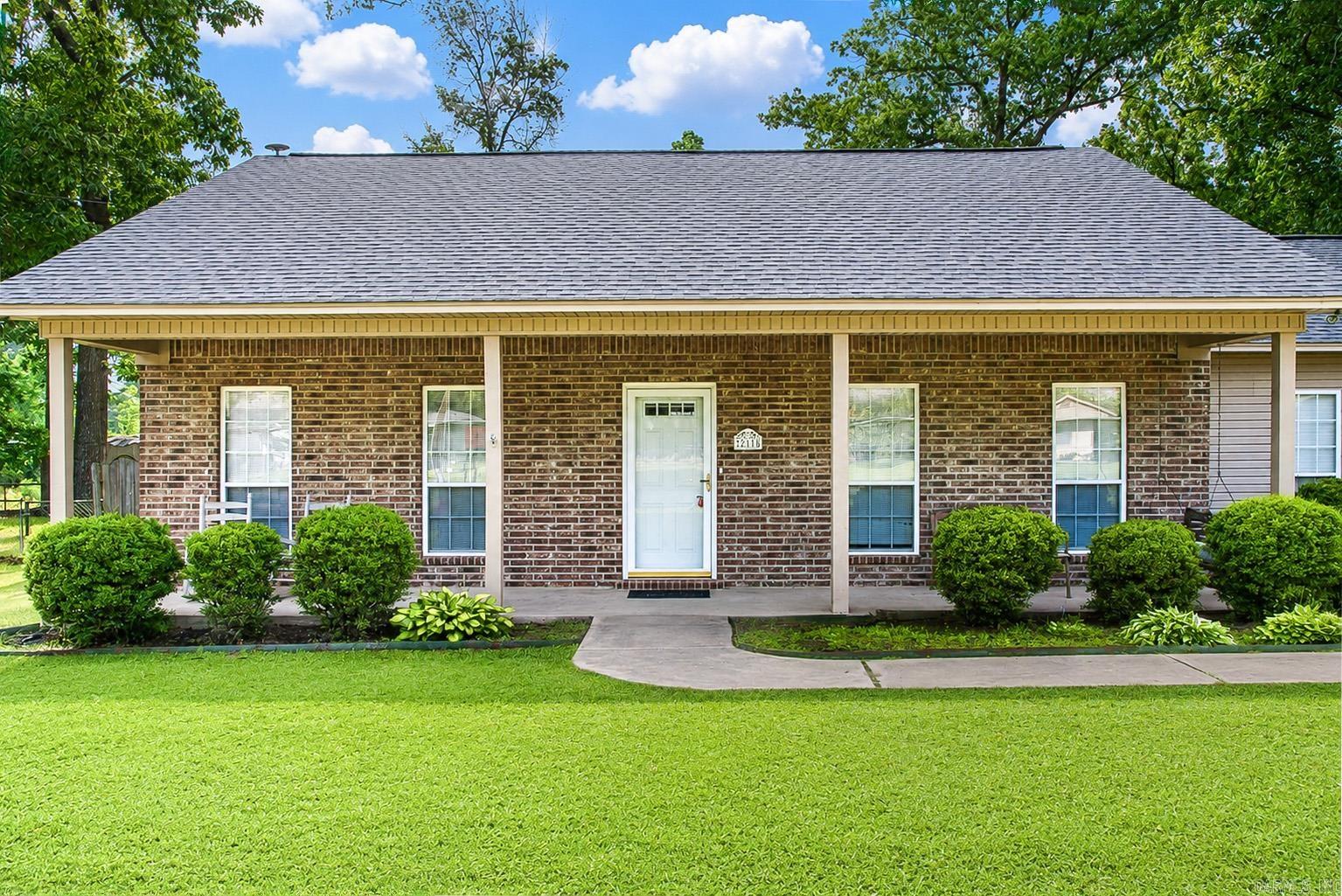 211 Betty  White Hall, AR