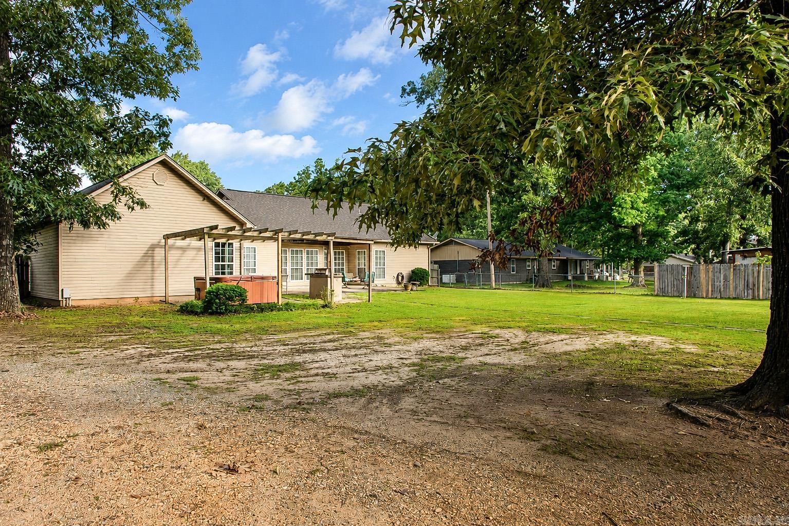 211 Betty  White Hall, AR