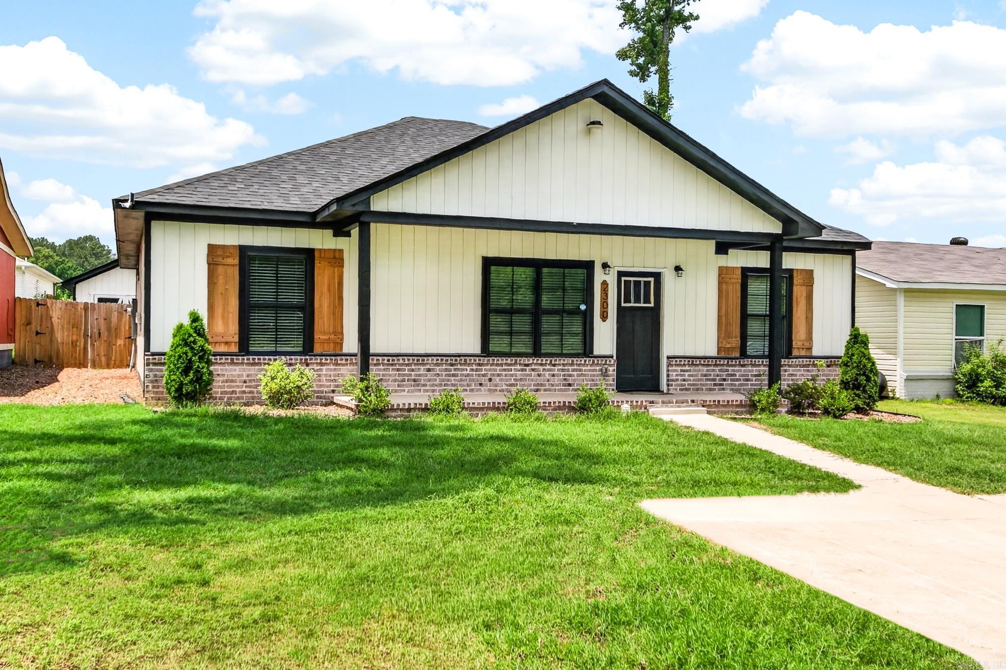 2300 Loop Acres  Jacksonville, AR