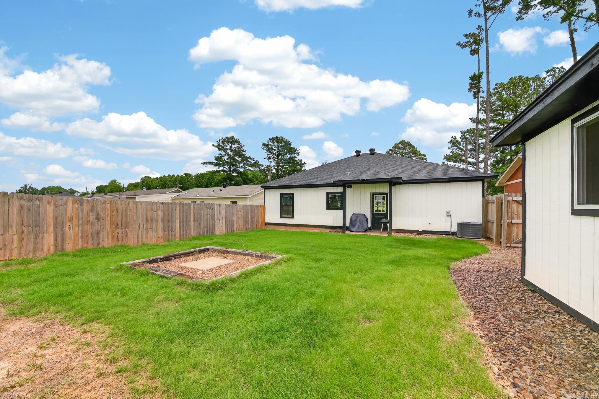 2300 Loop Acres  Jacksonville, AR
