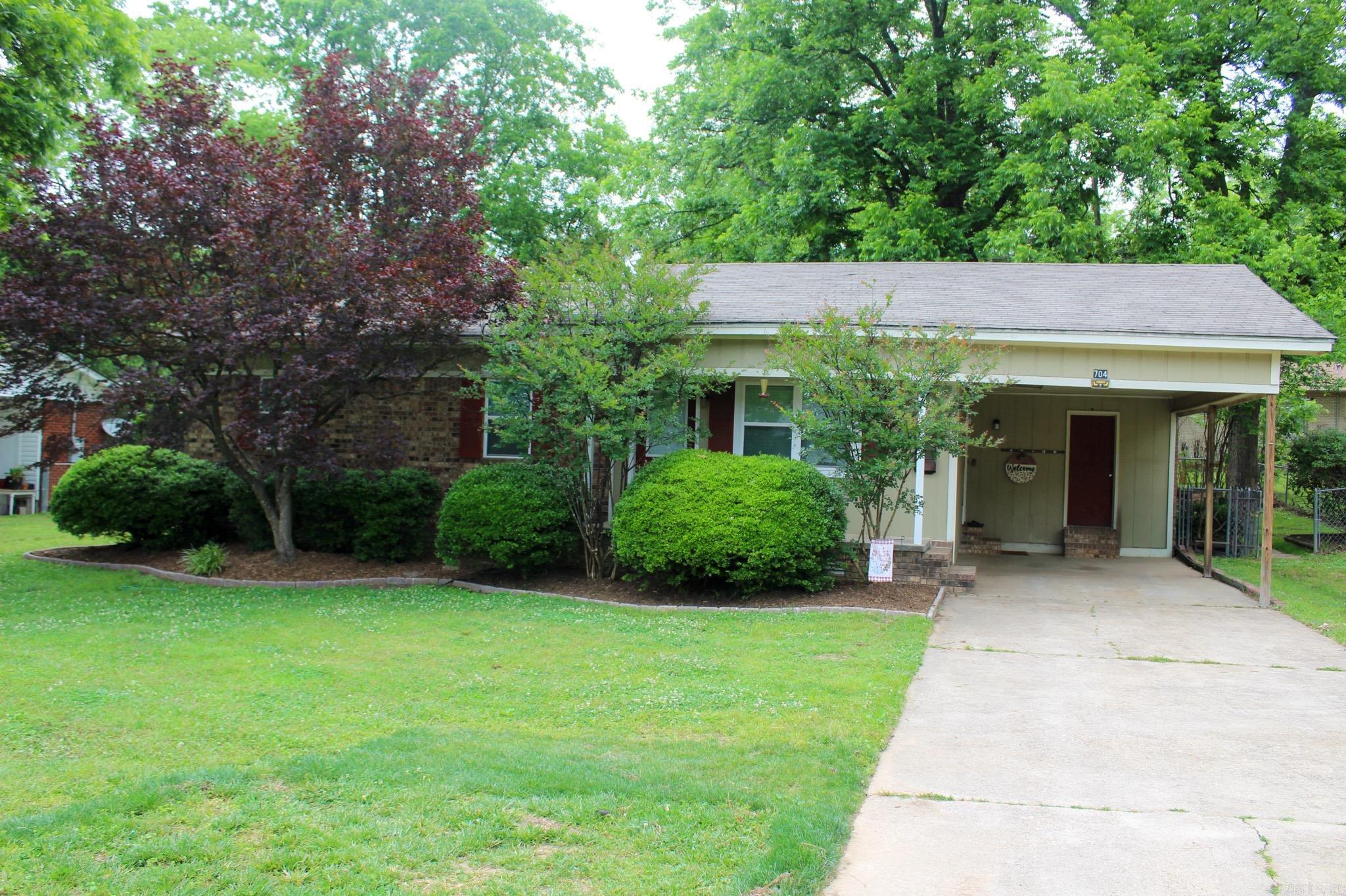 704 N Spruce  Searcy, AR