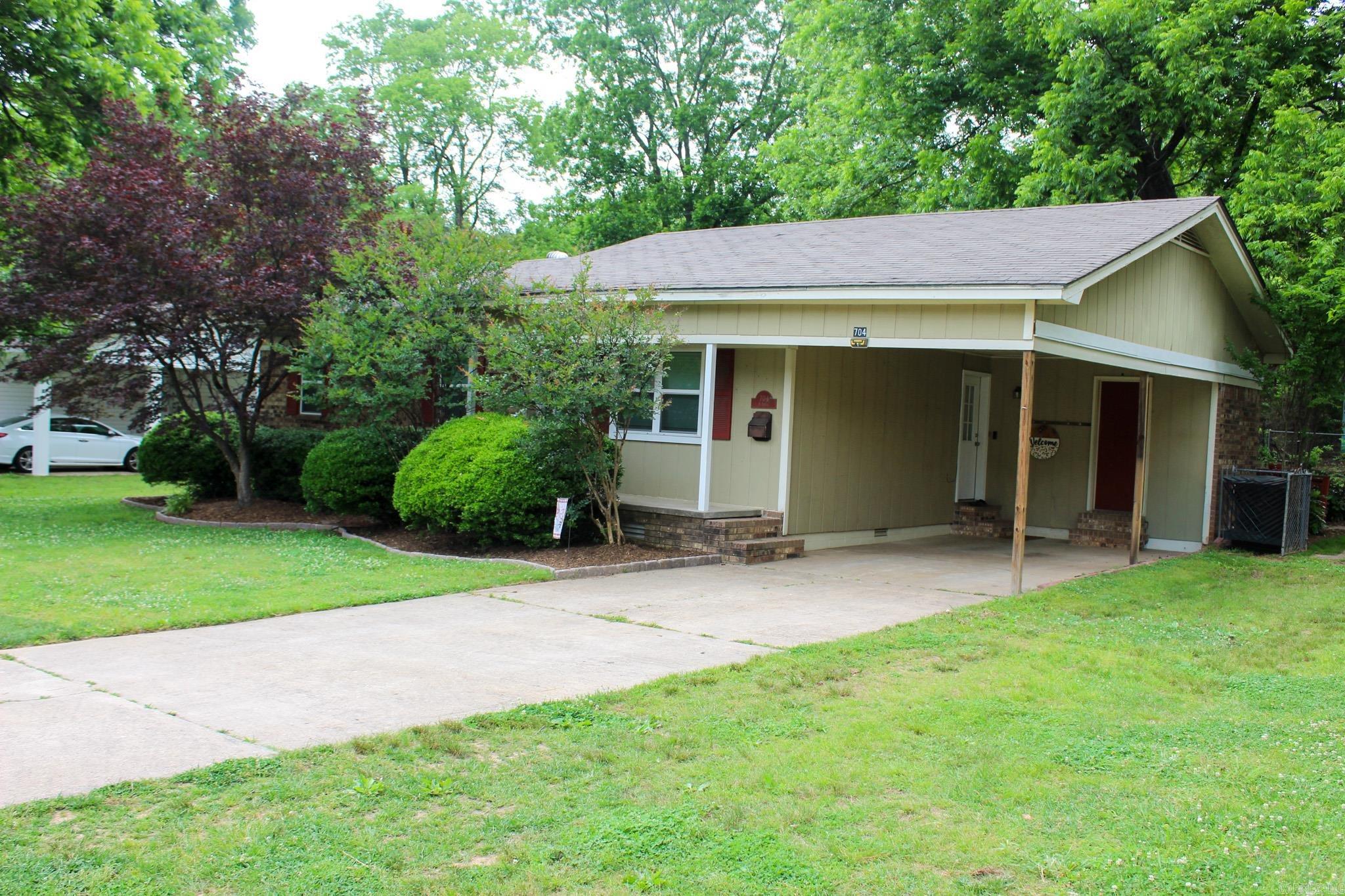 704 N Spruce  Searcy, AR