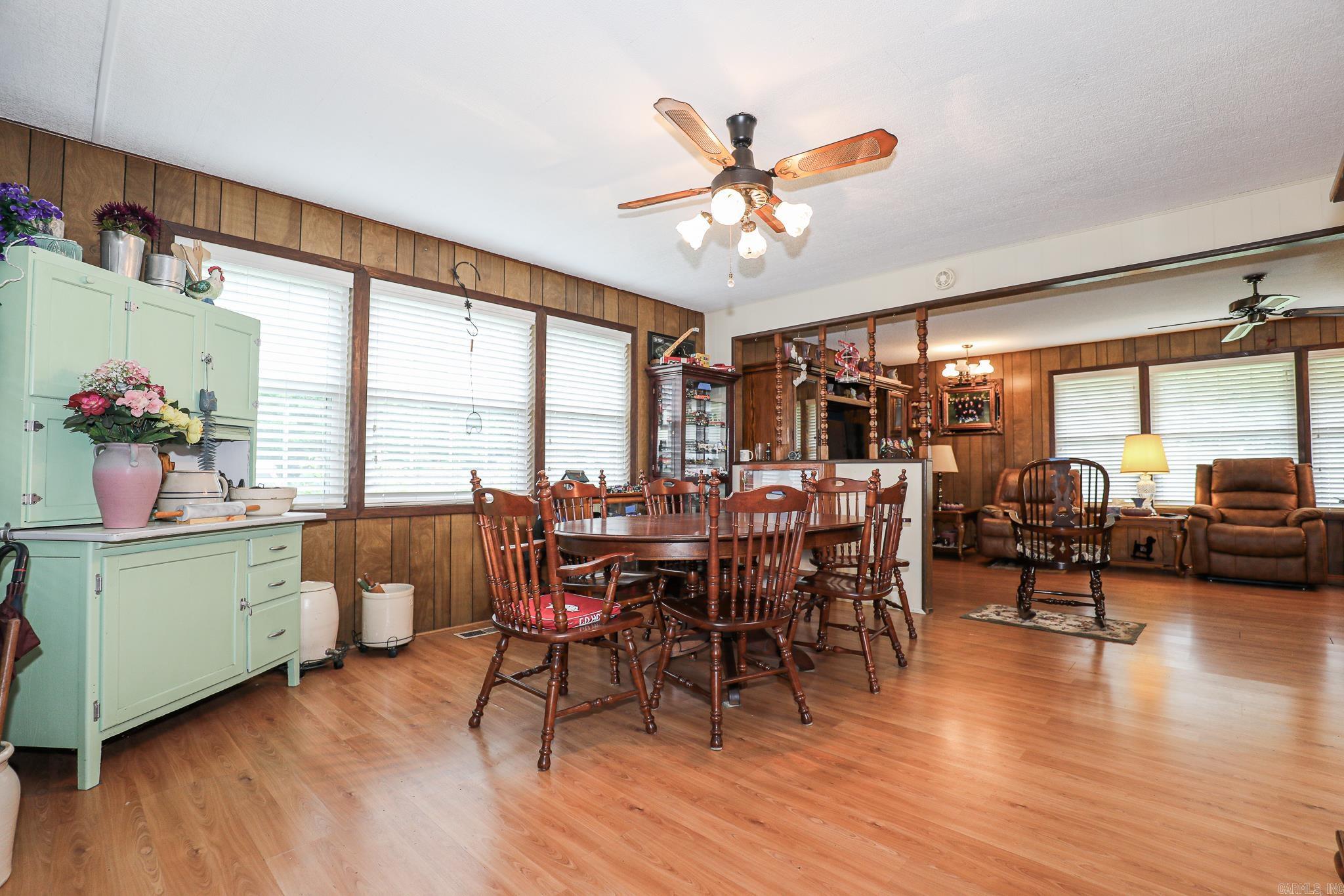 4201 SILICA HEIGHTS RD  Benton, AR