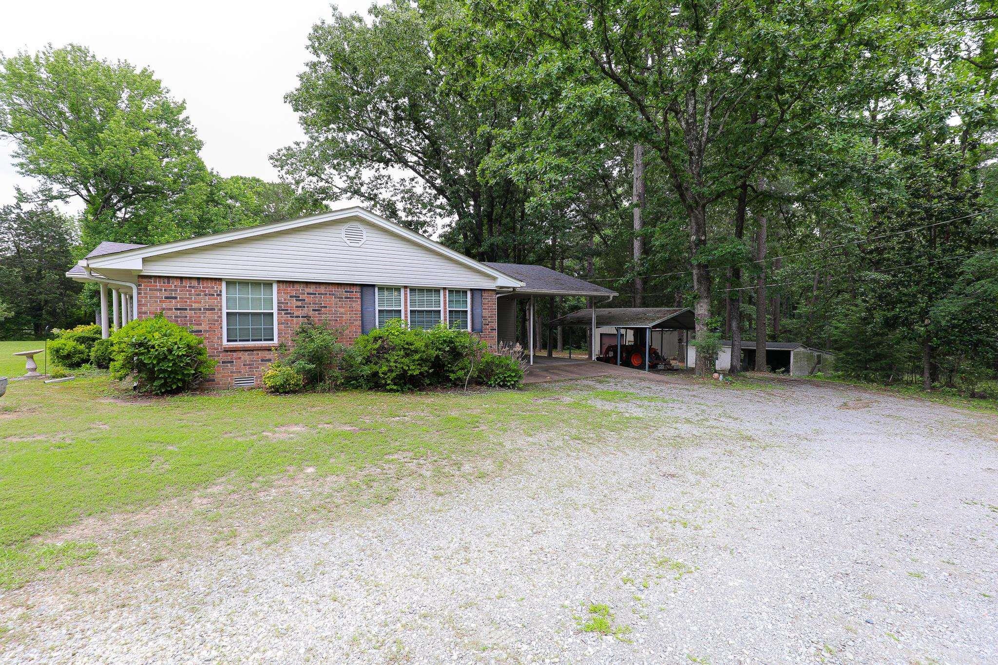 4201 SILICA HEIGHTS RD  Benton, AR