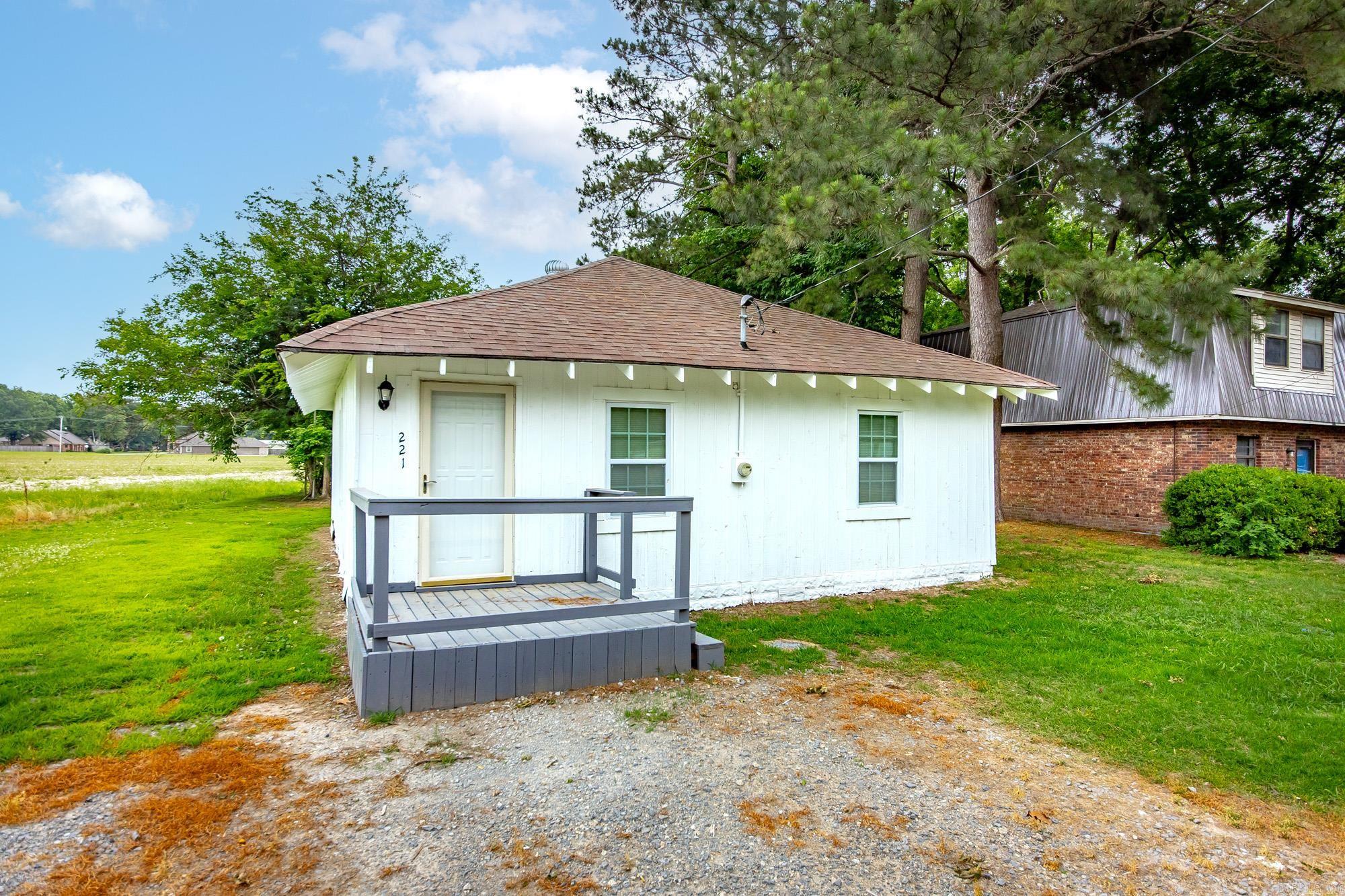221 Dixon  England, AR