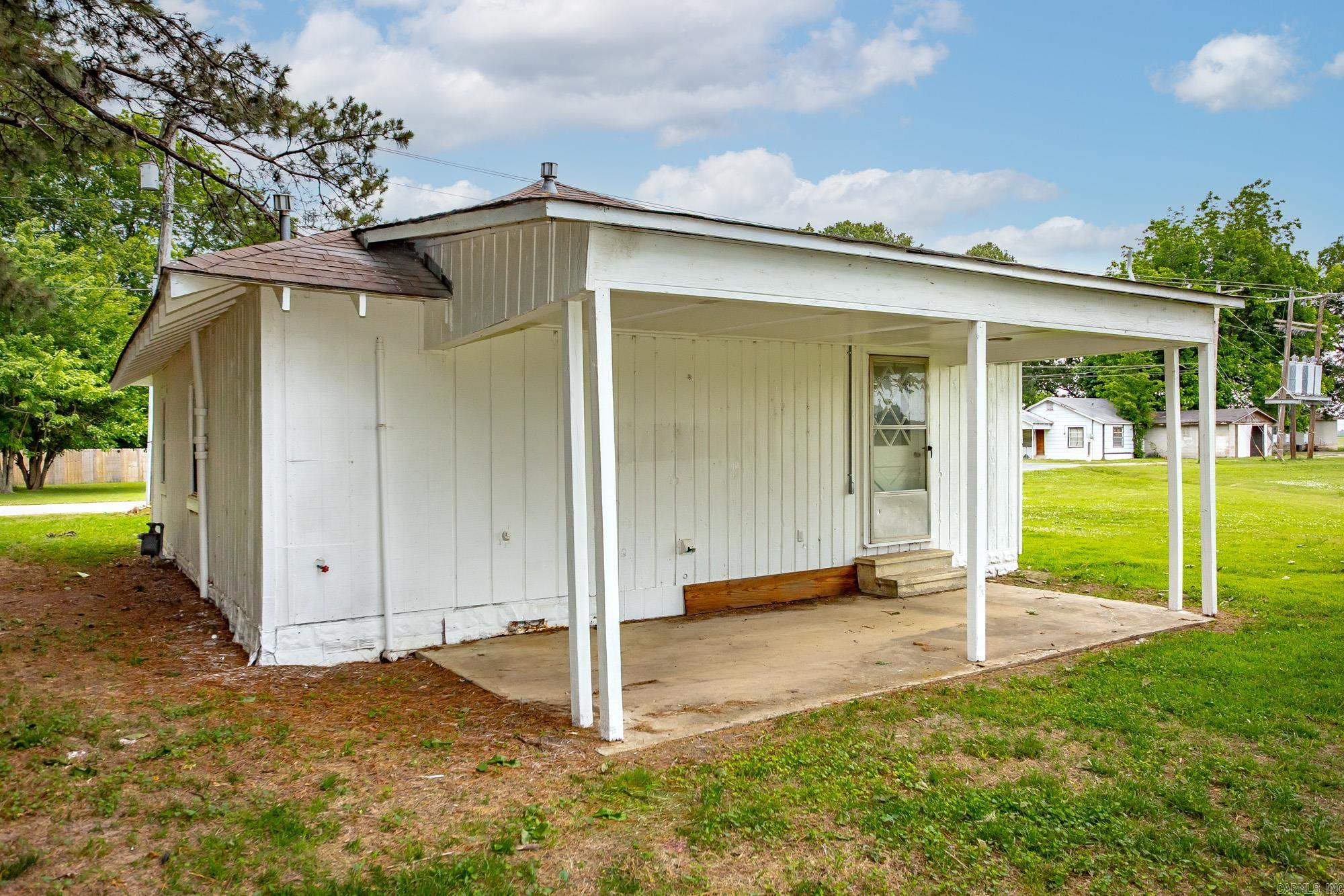 221 Dixon  England, AR