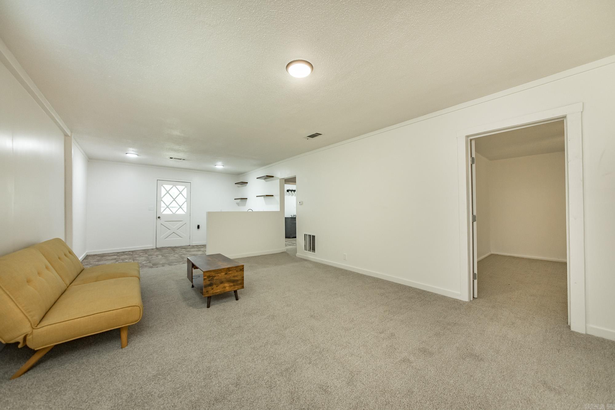 221 Dixon  England, AR