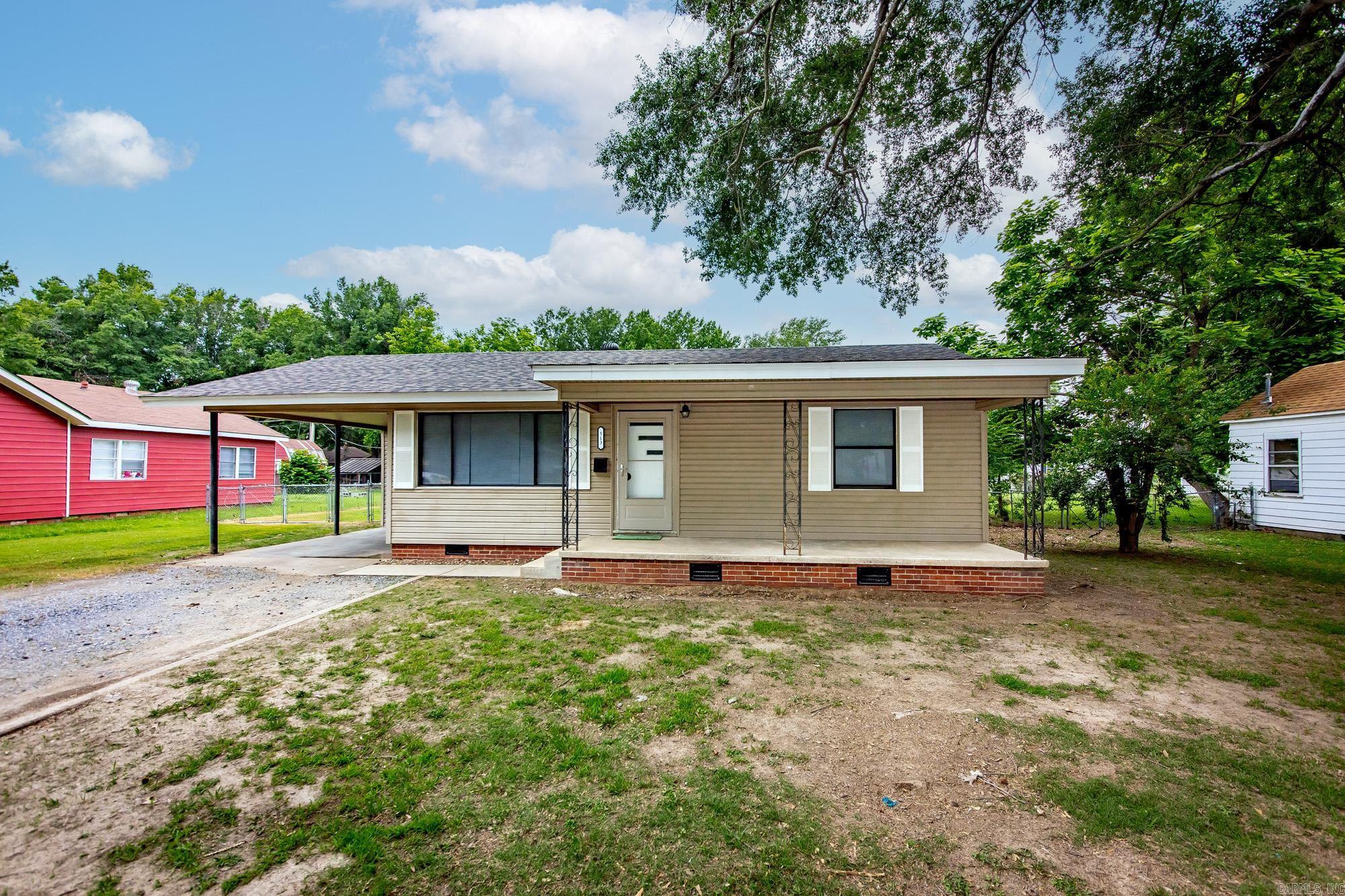 513 NE 1st  England, AR